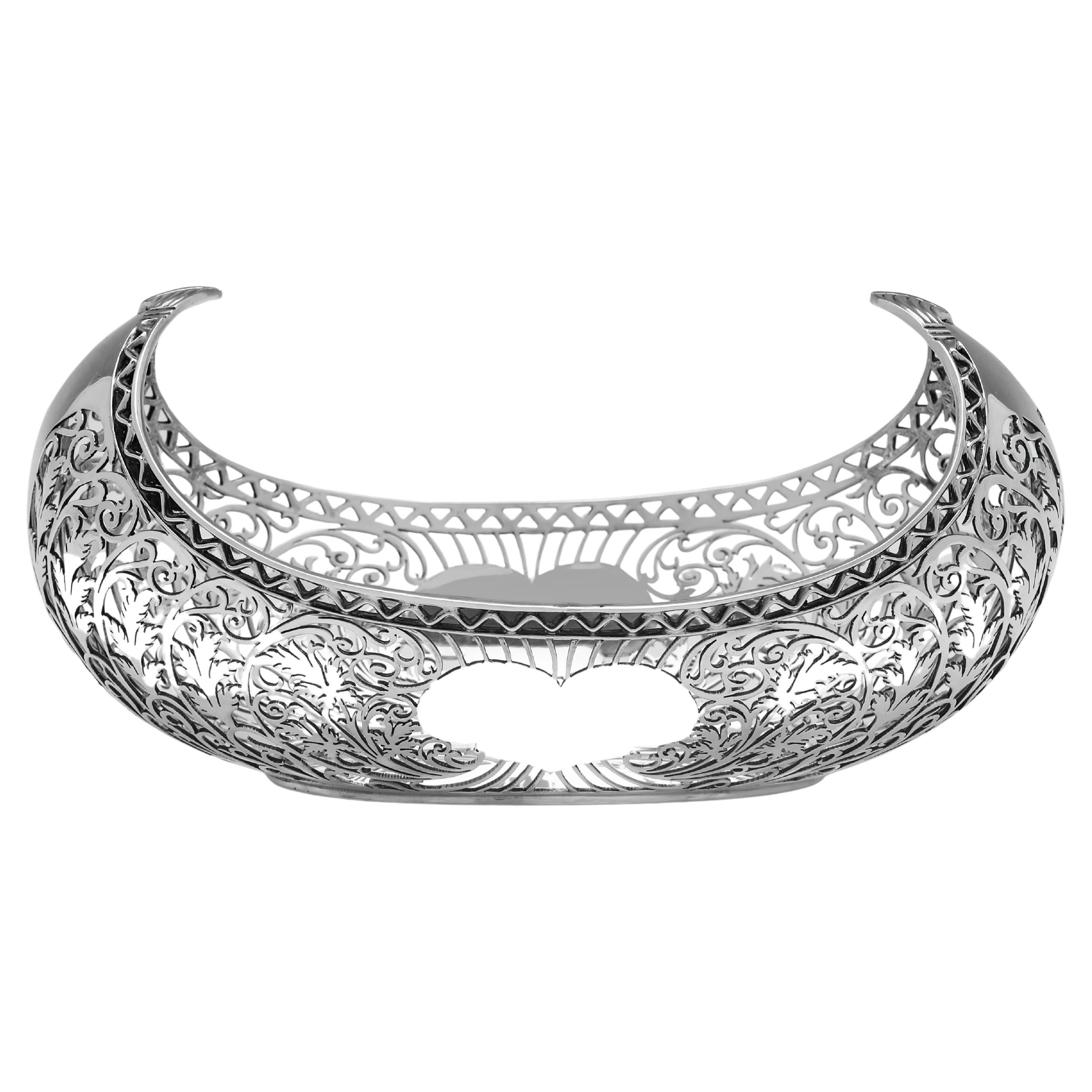 Attractive antique pierced sterling silver dish made in London in 1913