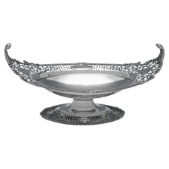Attraente piatto centrotavola antico in argento sterling realizzato a Londra nel 1913
