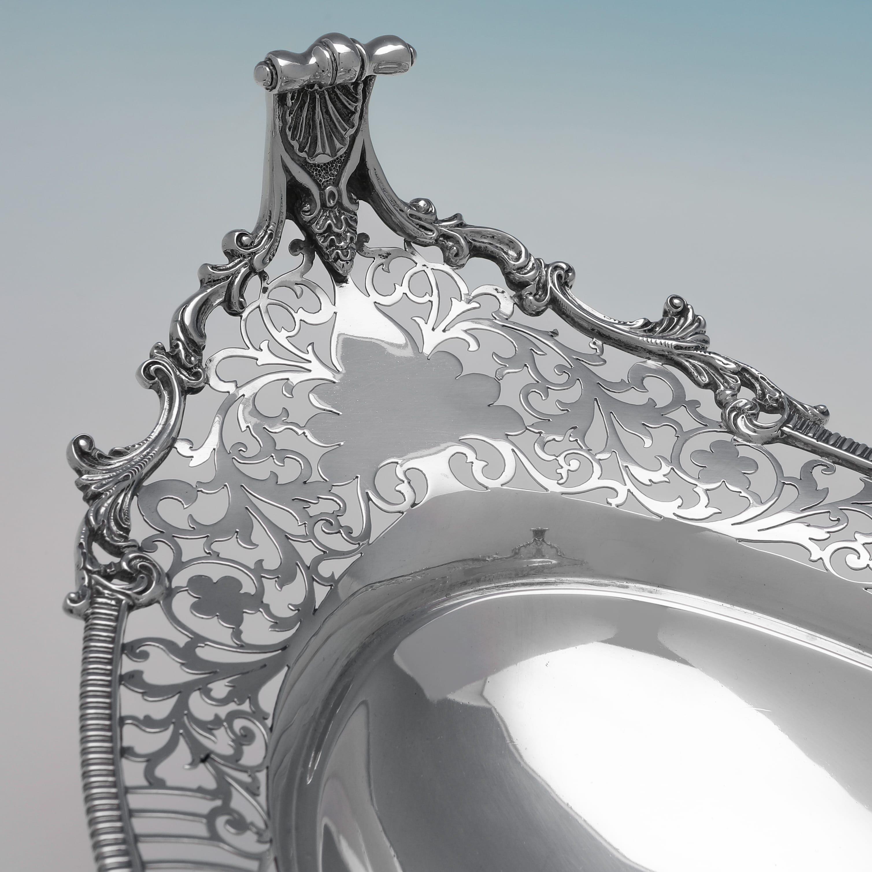 Atractivo centro de mesa antiguo de plata de ley fabricado en Londres en 1913 en Bueno estado para la venta en London, London