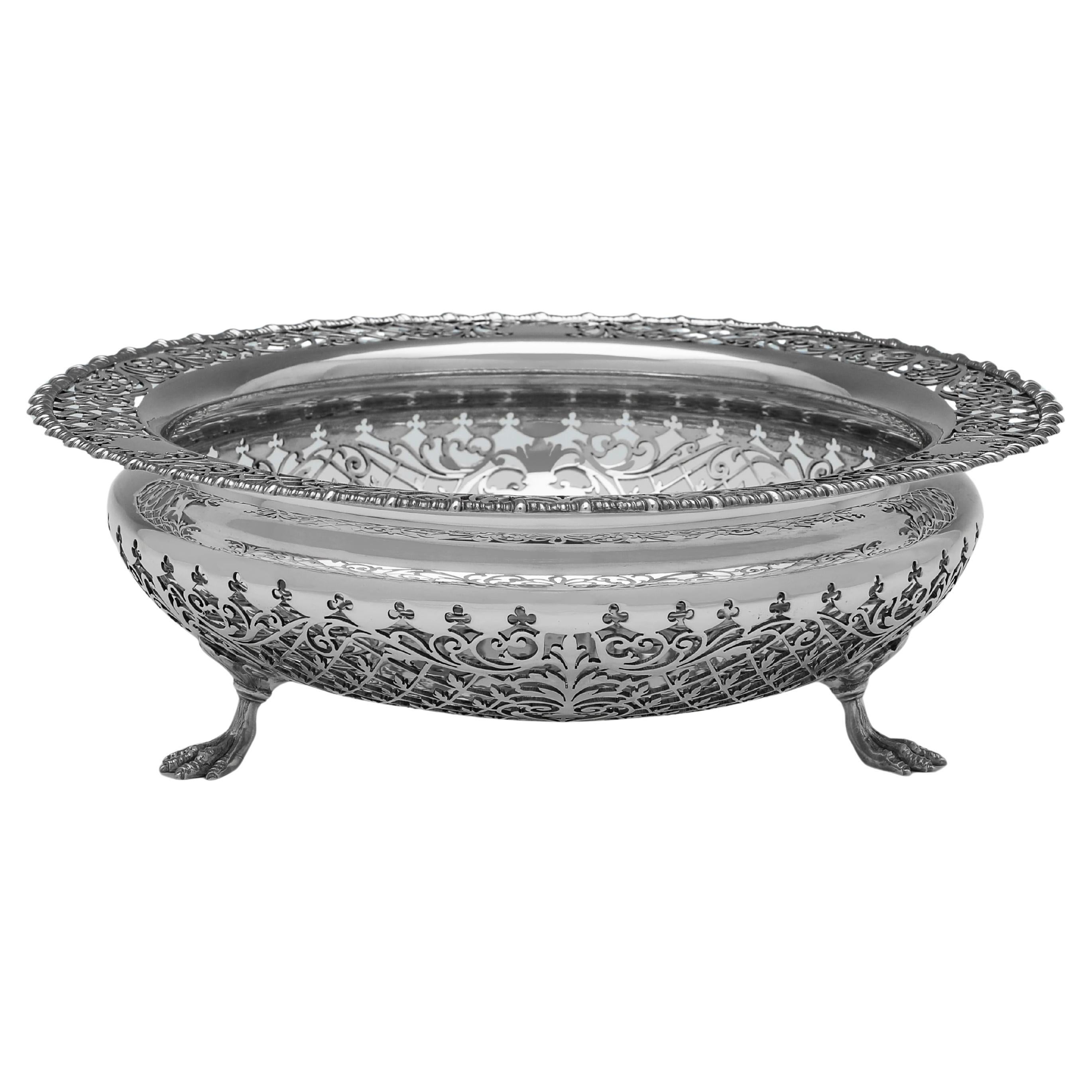 Attractive antique sterling silver pierced dish by James Dixon & Sons - 1915 For Sale