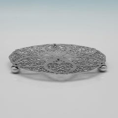 Attractive art deco period sterling silver trivet made in 1930