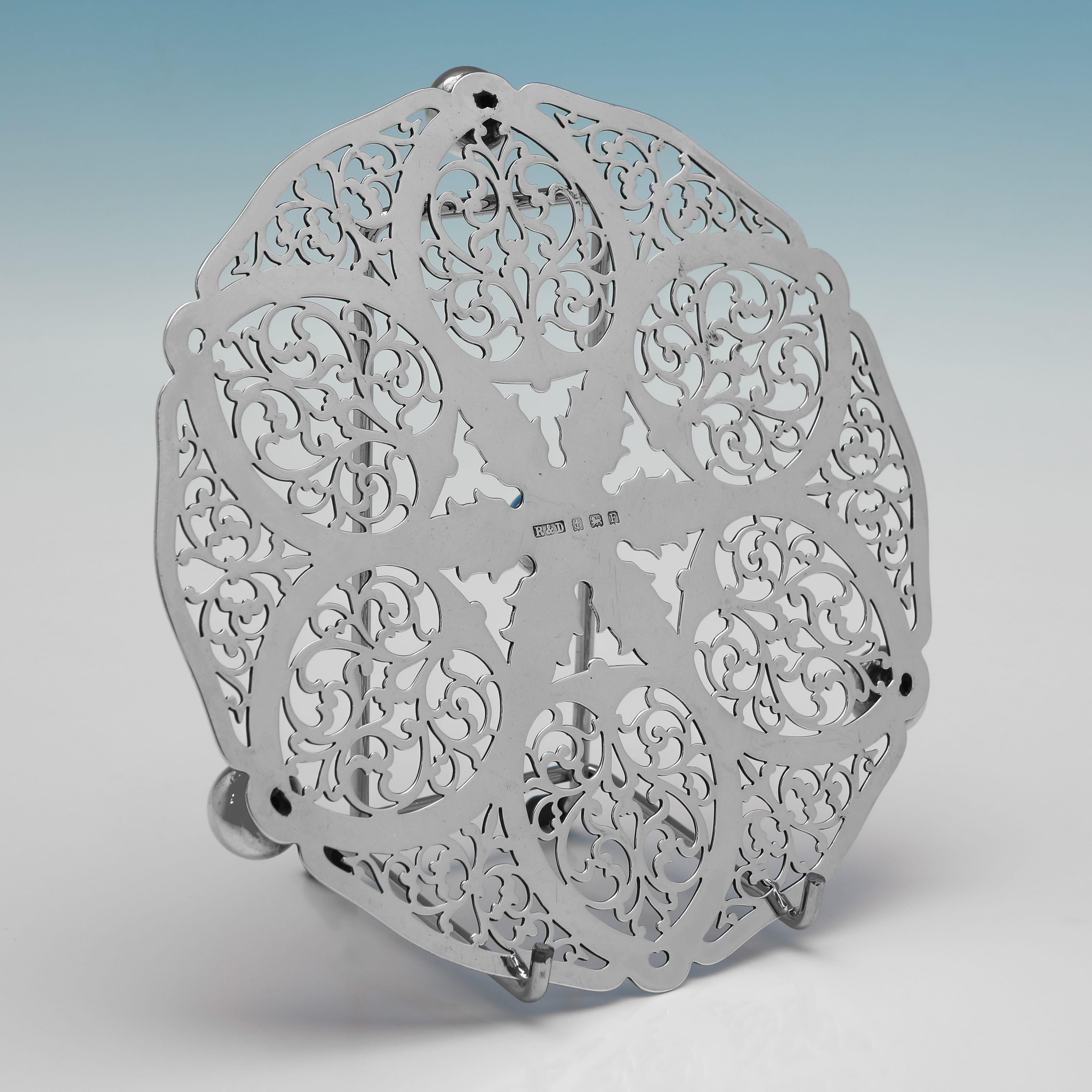 Anglais Jolie commode Art déco d'époque en argent sterling fabriquée en 1930 en vente