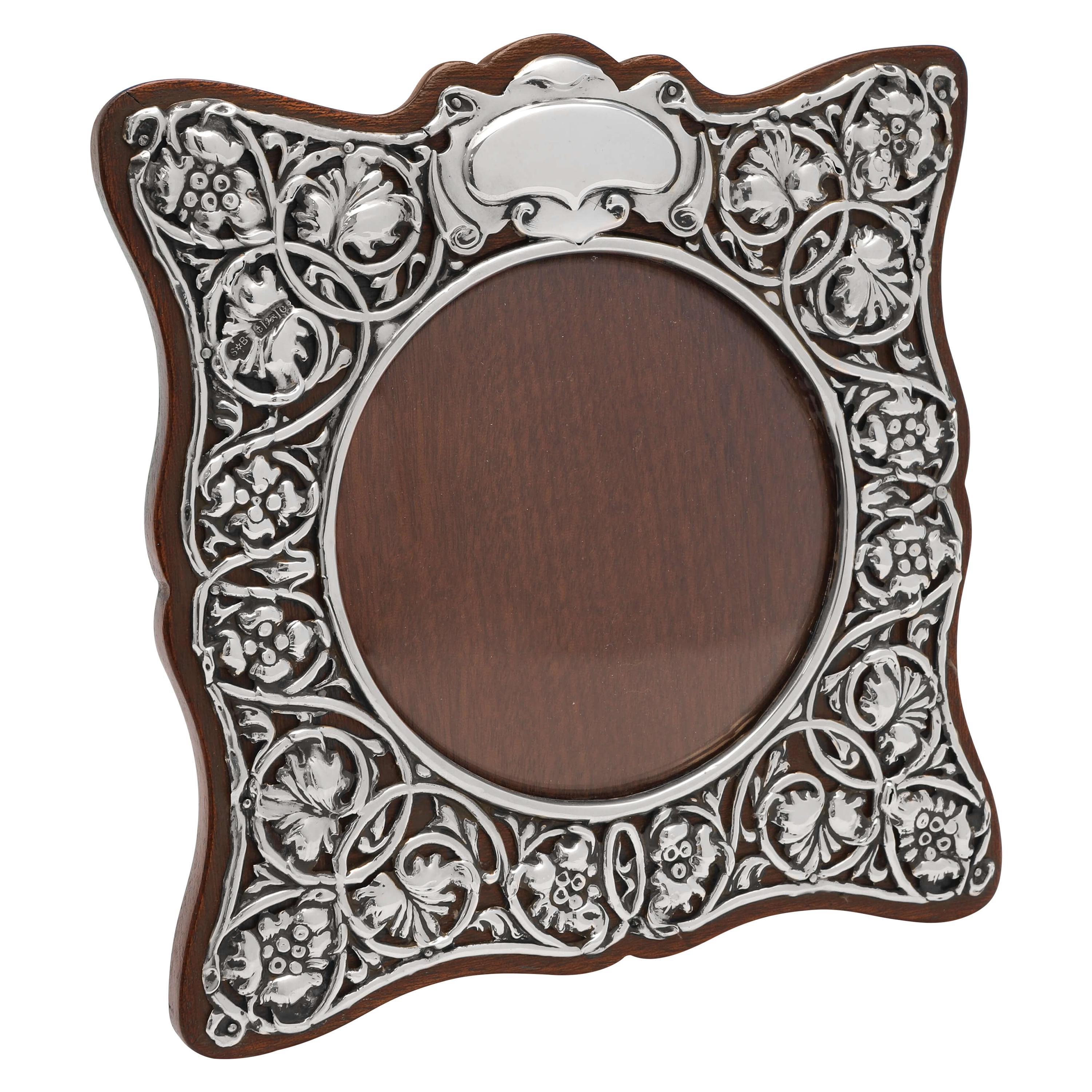 Attractive Art Nouveau Photograph Frame, Sterling Silver, Hallmarked in 1902