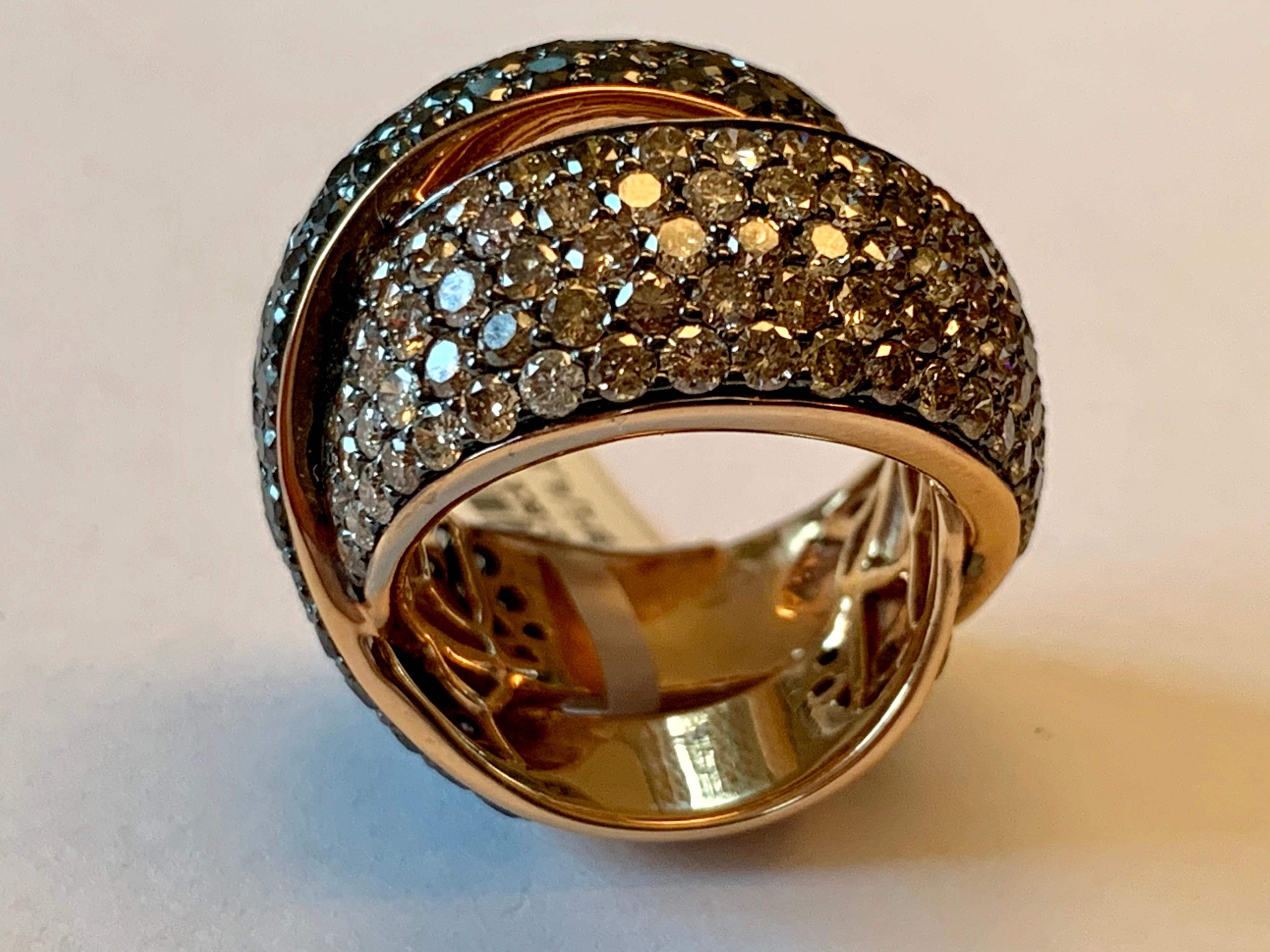 Contemporary Attractive Black and Champagne Diamond Crossover Ring in 18 Karat Rose Gold