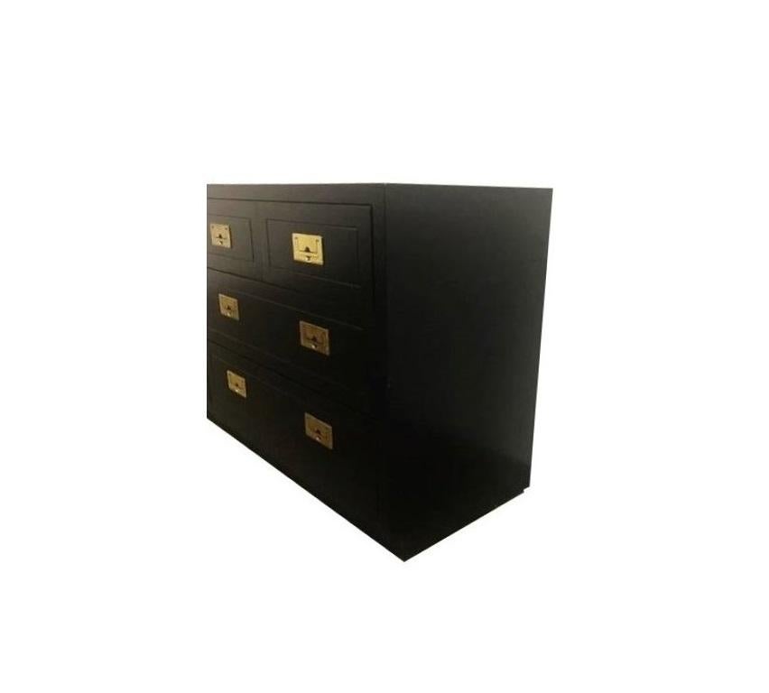 Late 20th Century Attractive Black Lacquered Henredon Campaign Style Dresser For Sale