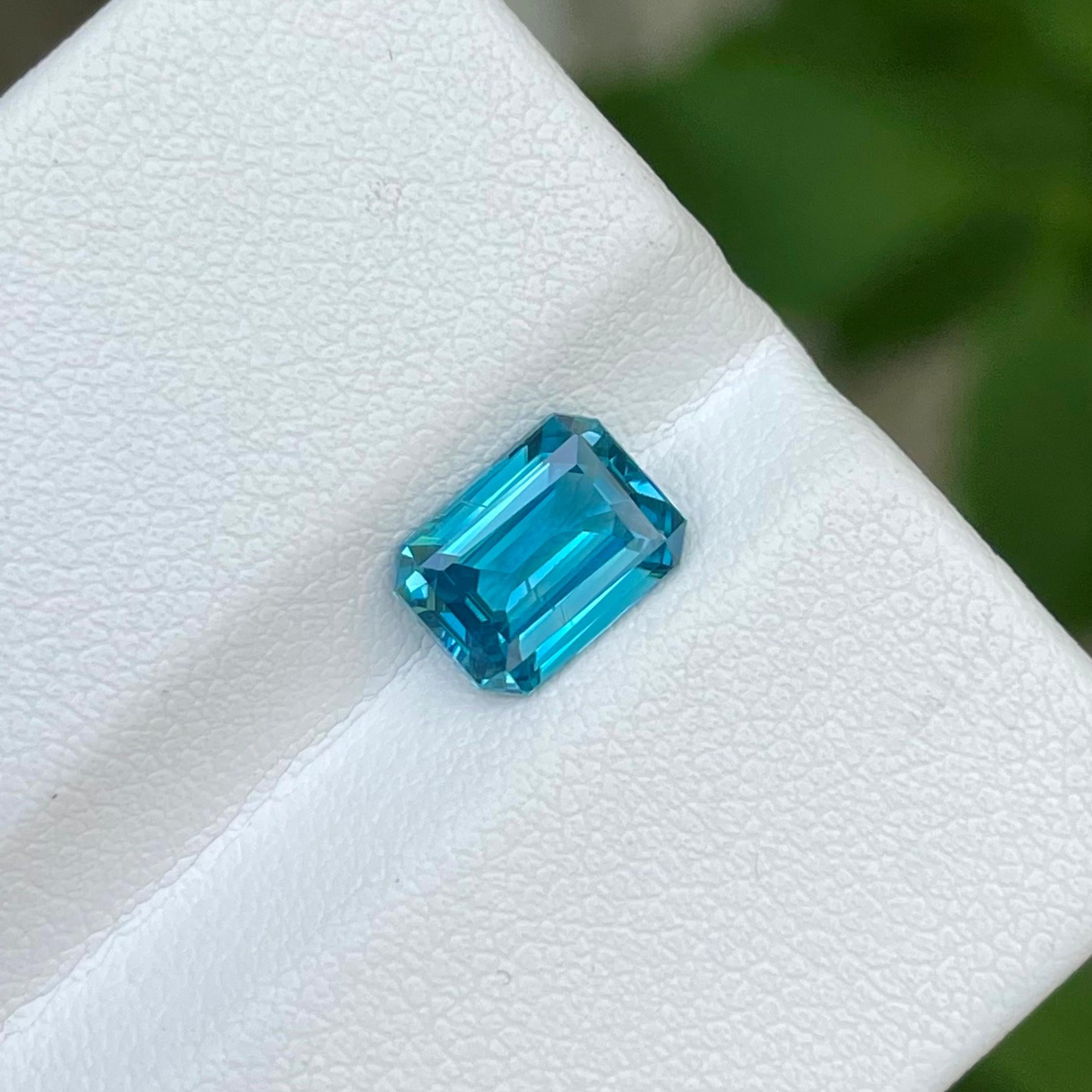 Weight 2.50 carats 
Dimensions 8.4 x 6.2 x 3.8 mm
Treatment None 
Origin Cambodia 
Clarity VVS (Very, Very Slightly Included) 
Shape Octagon 
Cut Emerald



Elevate your jewelry collection with the exquisite beauty of a 2.50 carat Natural Cambodian
