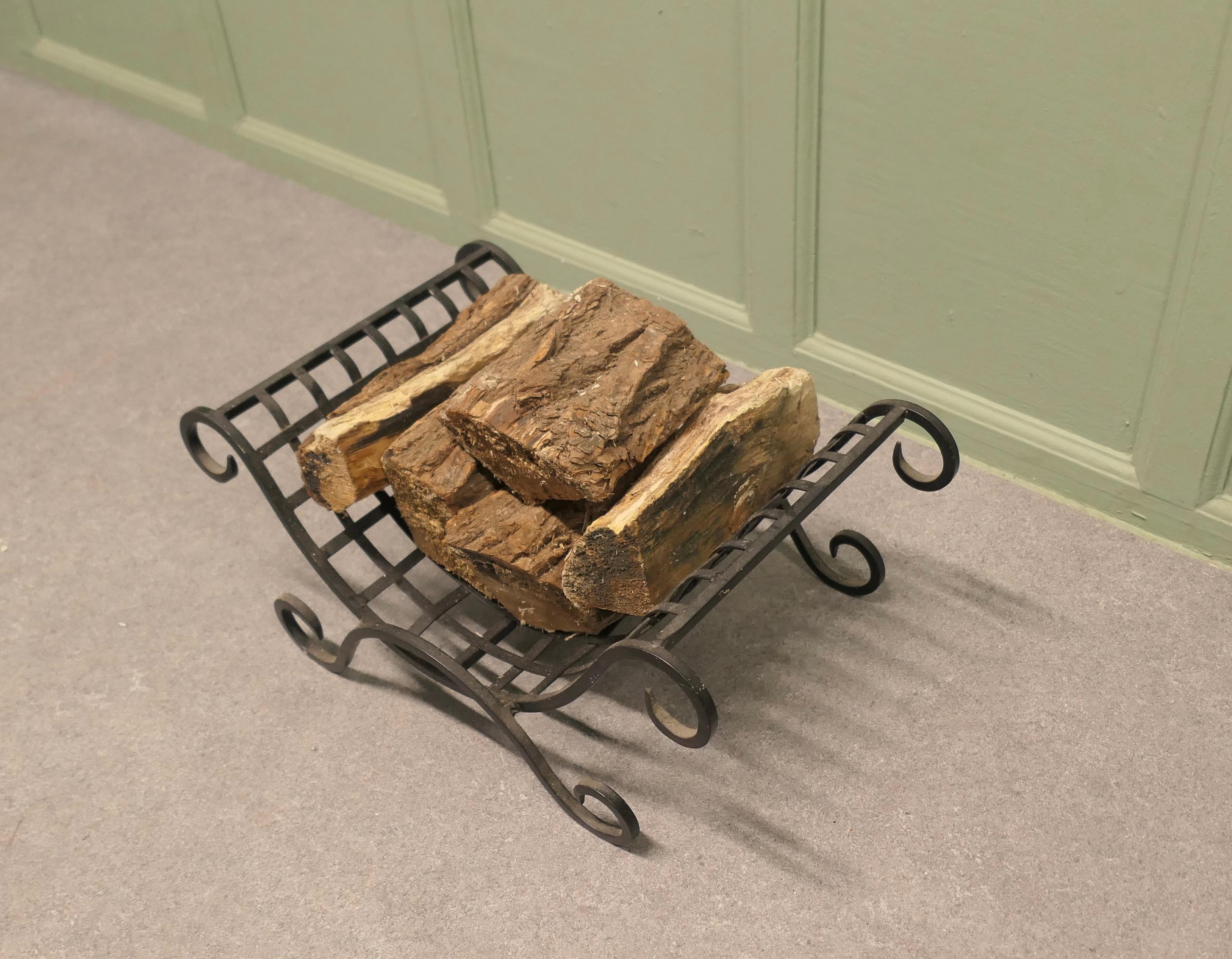 Mid-Century moderno Attraente portatronchi in ghisa Questo è un pezzo eccezionale in vendita