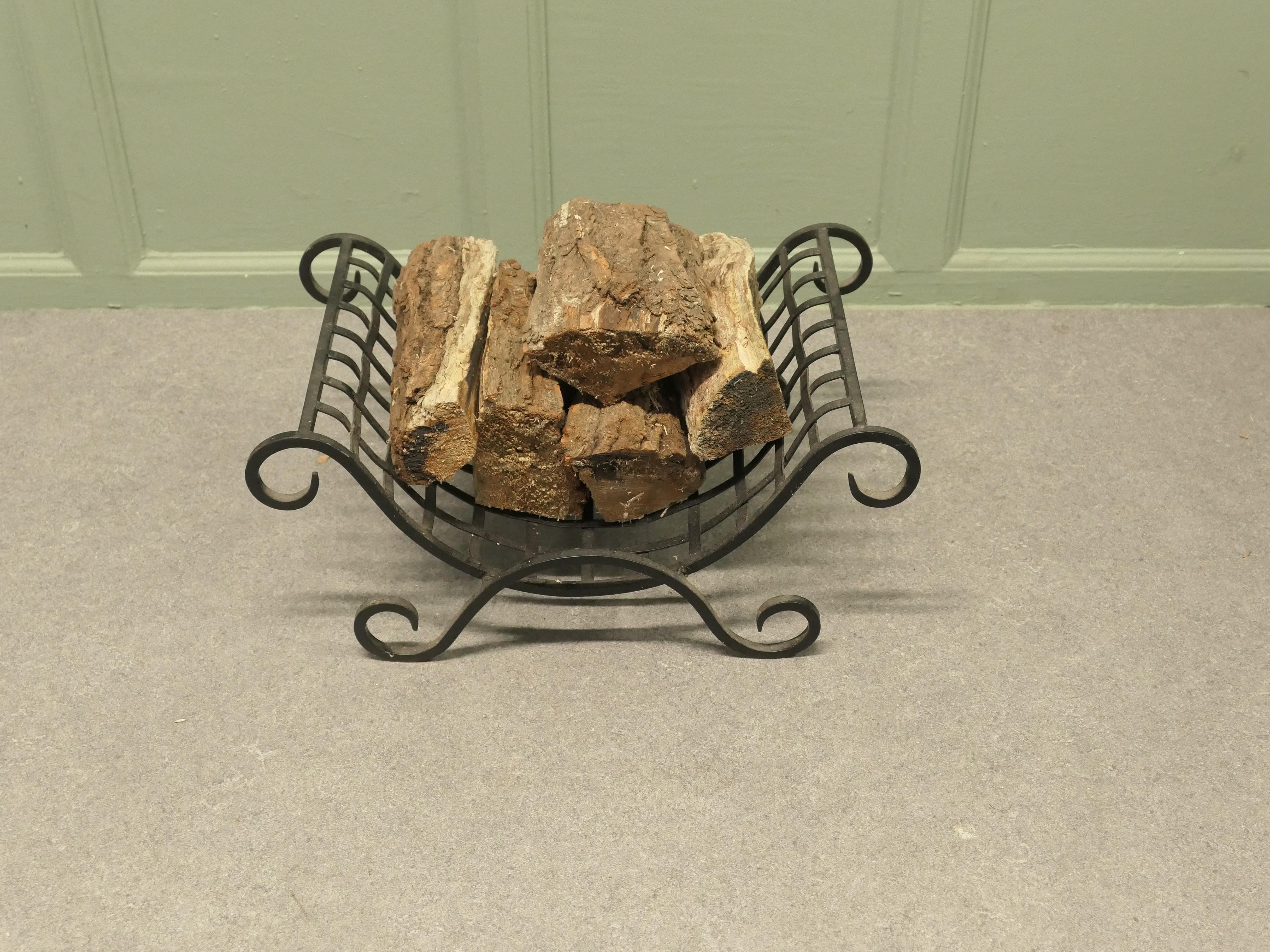 Attraente portatronchi in ghisa Questo è un pezzo eccezionale In condizioni buone in vendita a Godshill, Isle of Wight