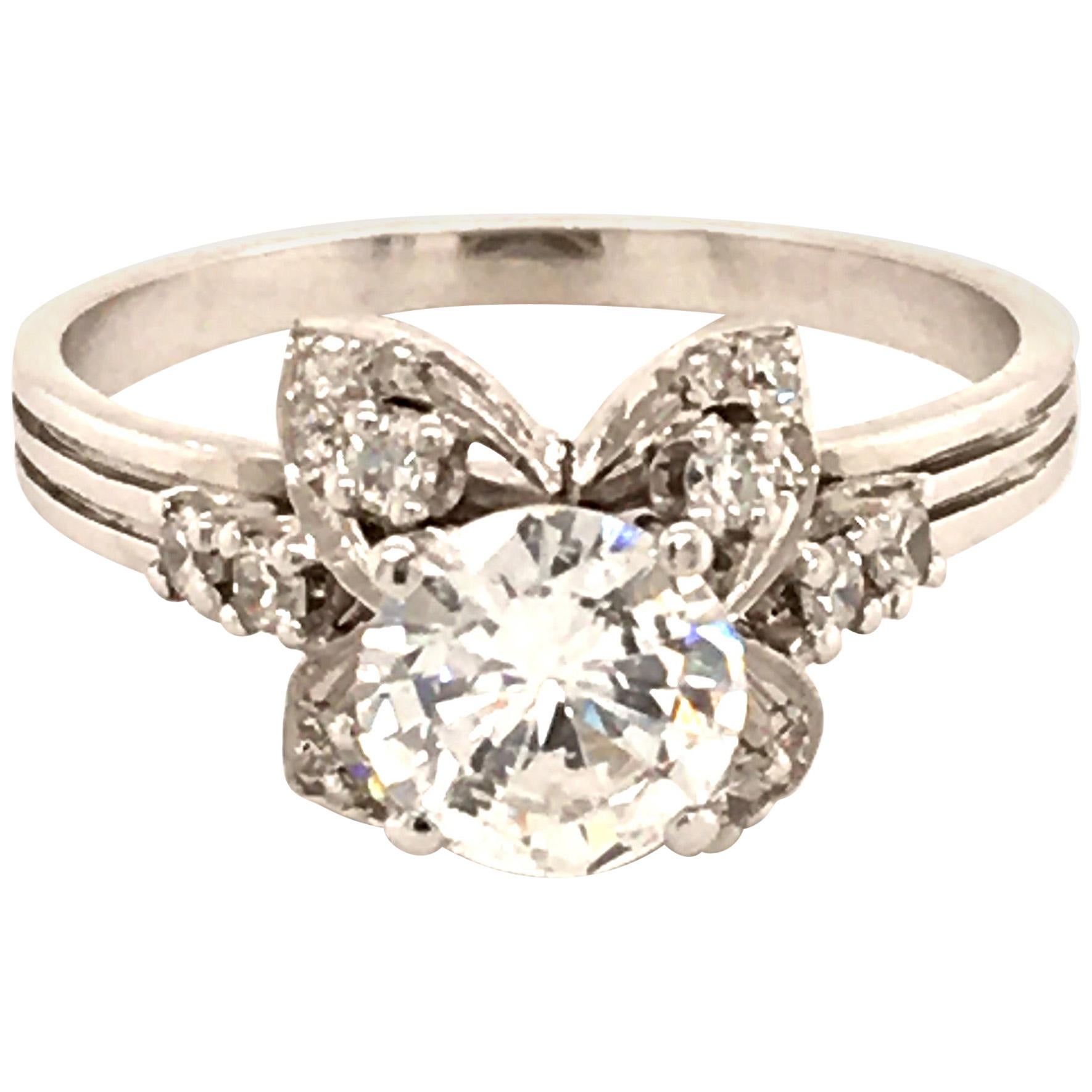 Attractive Diamond Ring in 18 Karat White Gold For Sale