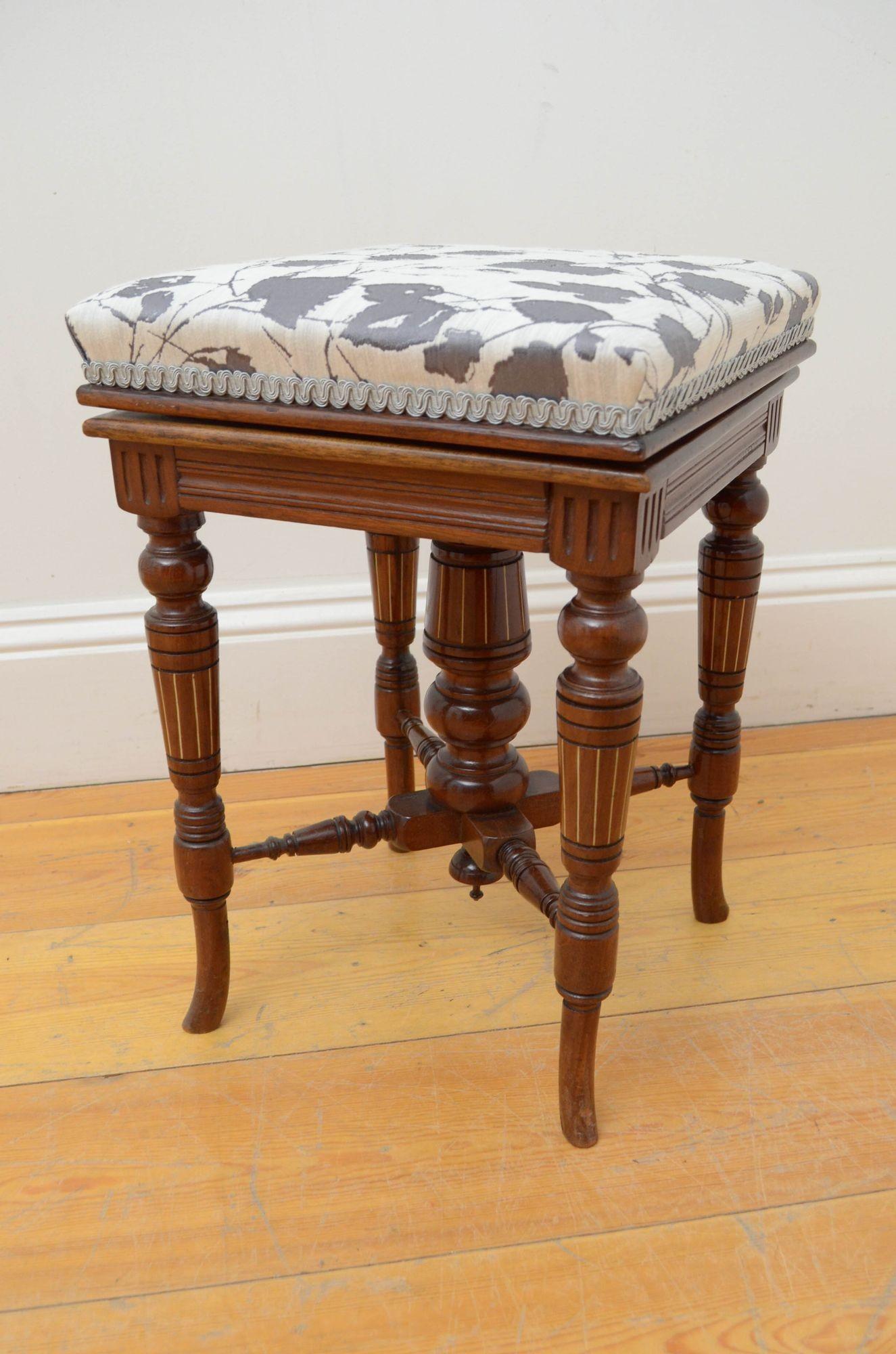 Attractive Edwardian Revolving Stool In Walnut For Sale 2
