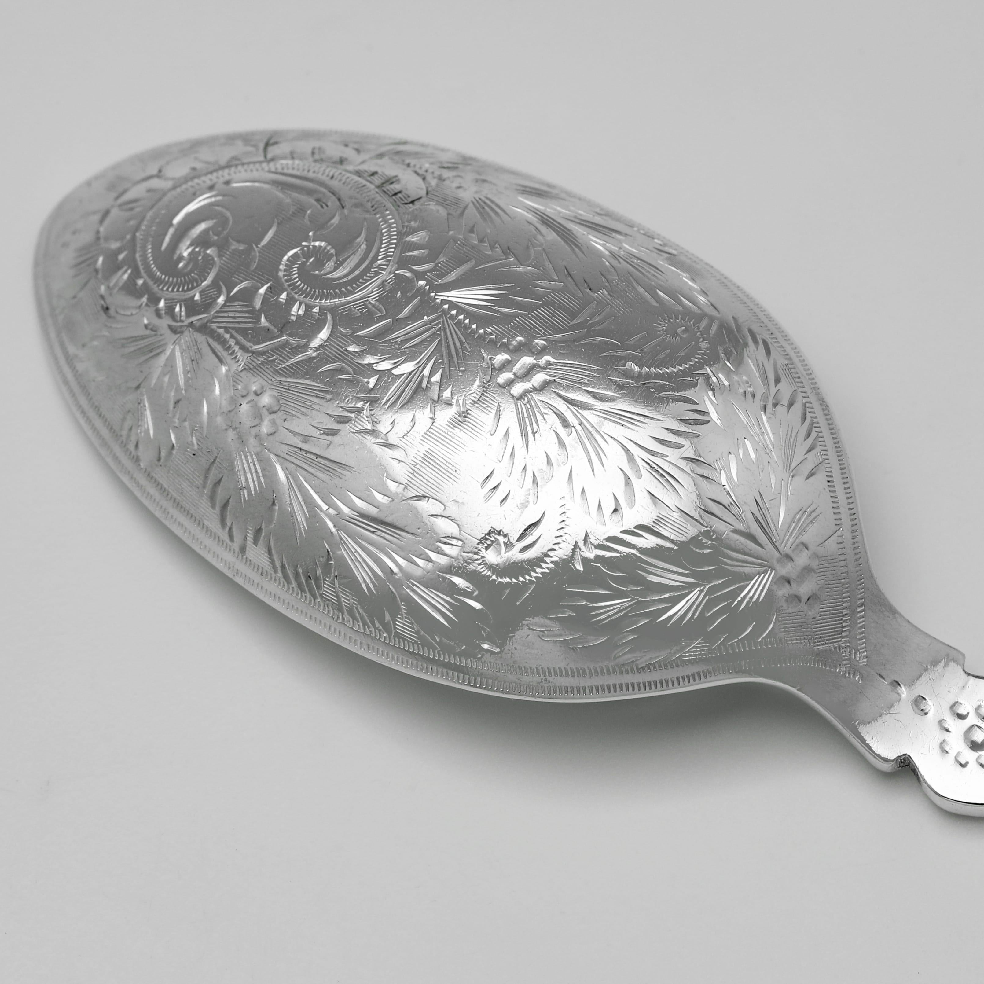 Set d'enfant en argent sterling et nacre de l'époque édouardienne, datant de 1903 Bon état - En vente à London, London