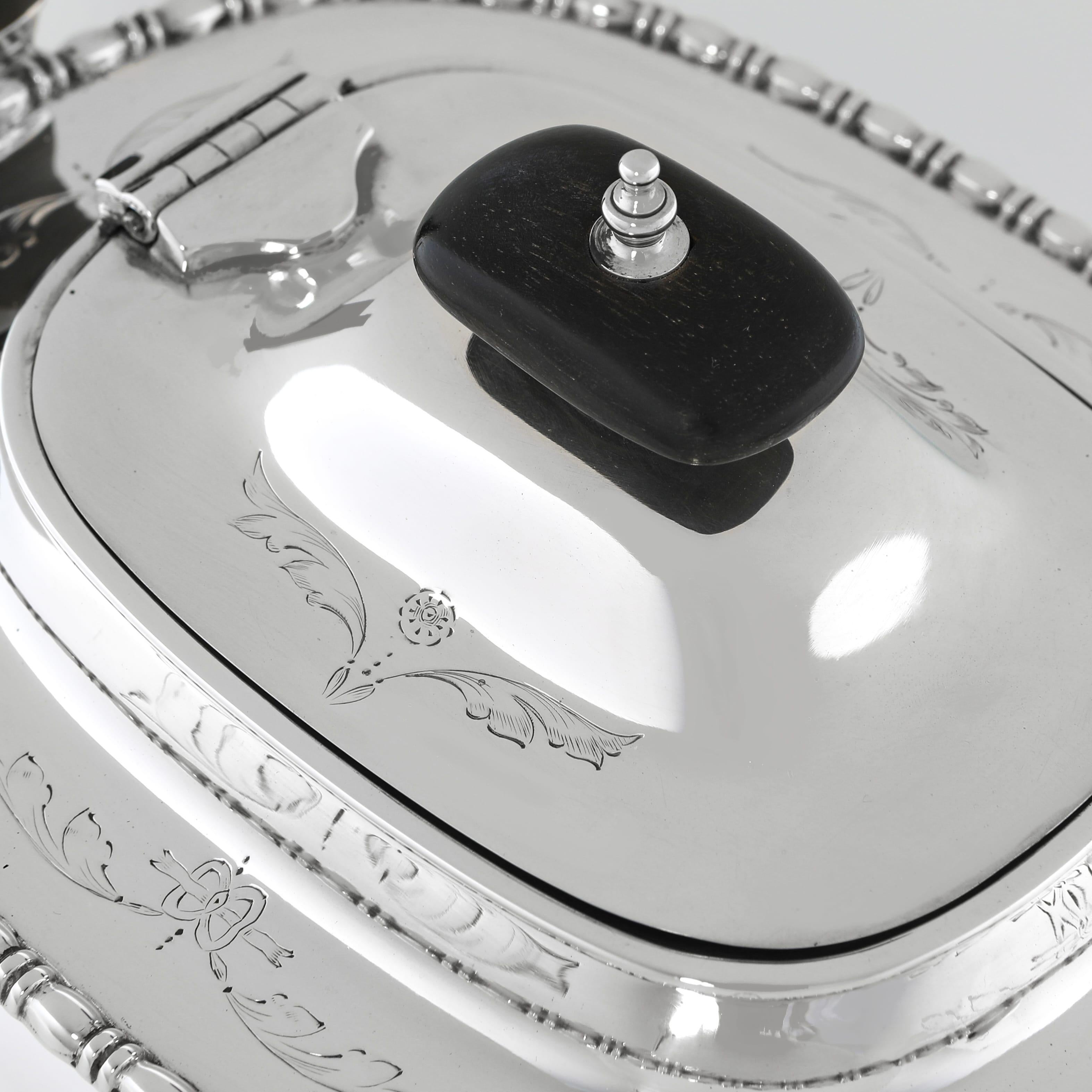 English Attractive engraved antique sterling silver teaset made in 1912 For Sale