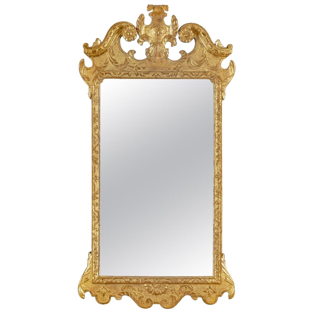 Miroir attrayant en bois doré de la fin du George I