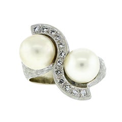 Attractive Midcentury Pearl Diamond 14k White Gold Cocktail Ring Attractive Midcentury Pearl Diamond 14k White Gold Cocktail Ring