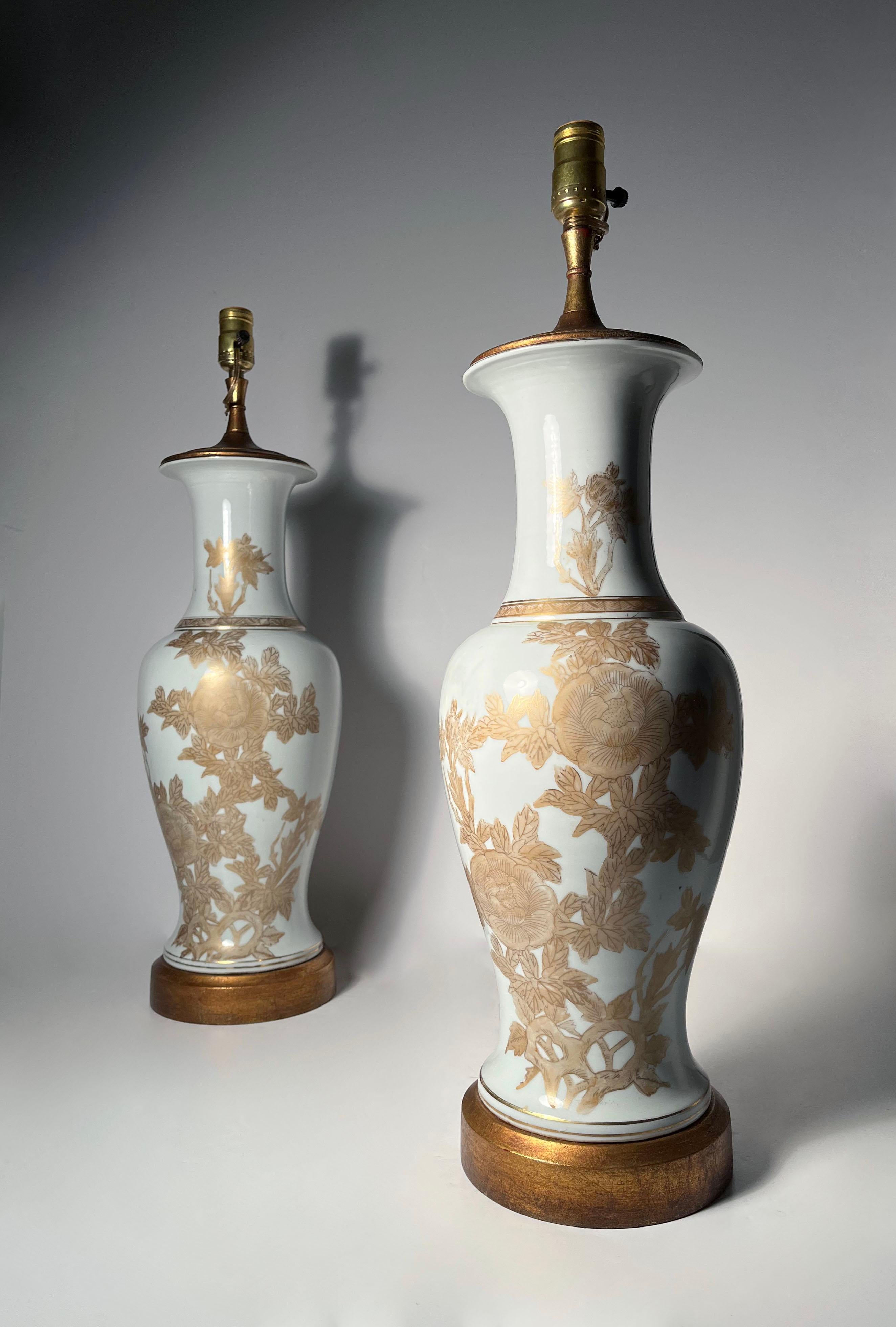 Attractive Pair of Large Japanese Chinoiserie Designer Ceramic Lamps In Good Condition For Sale In Chicago, IL