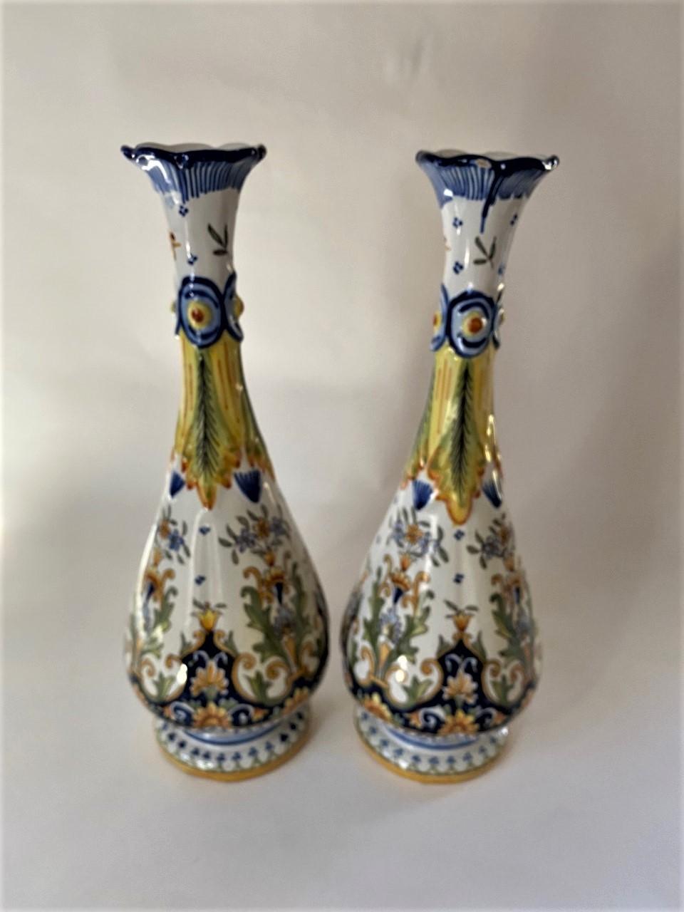 Attractive Pair of Old Faience Tall Vases from England, circa 1880 In Good Condition For Sale In North Salem, NY