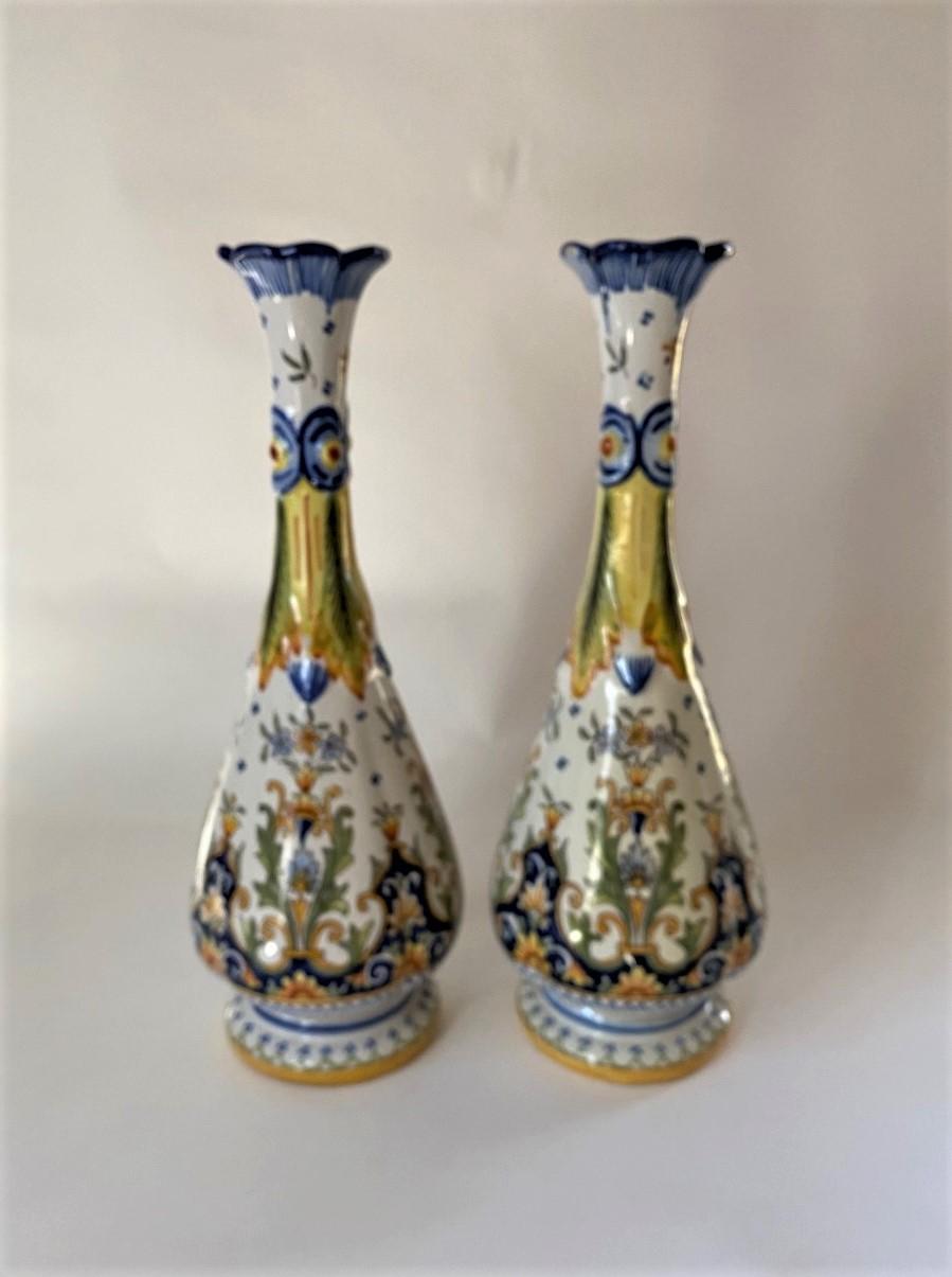 Attractive Pair of Old Faience Tall Vases from England, circa 1880 For Sale 1