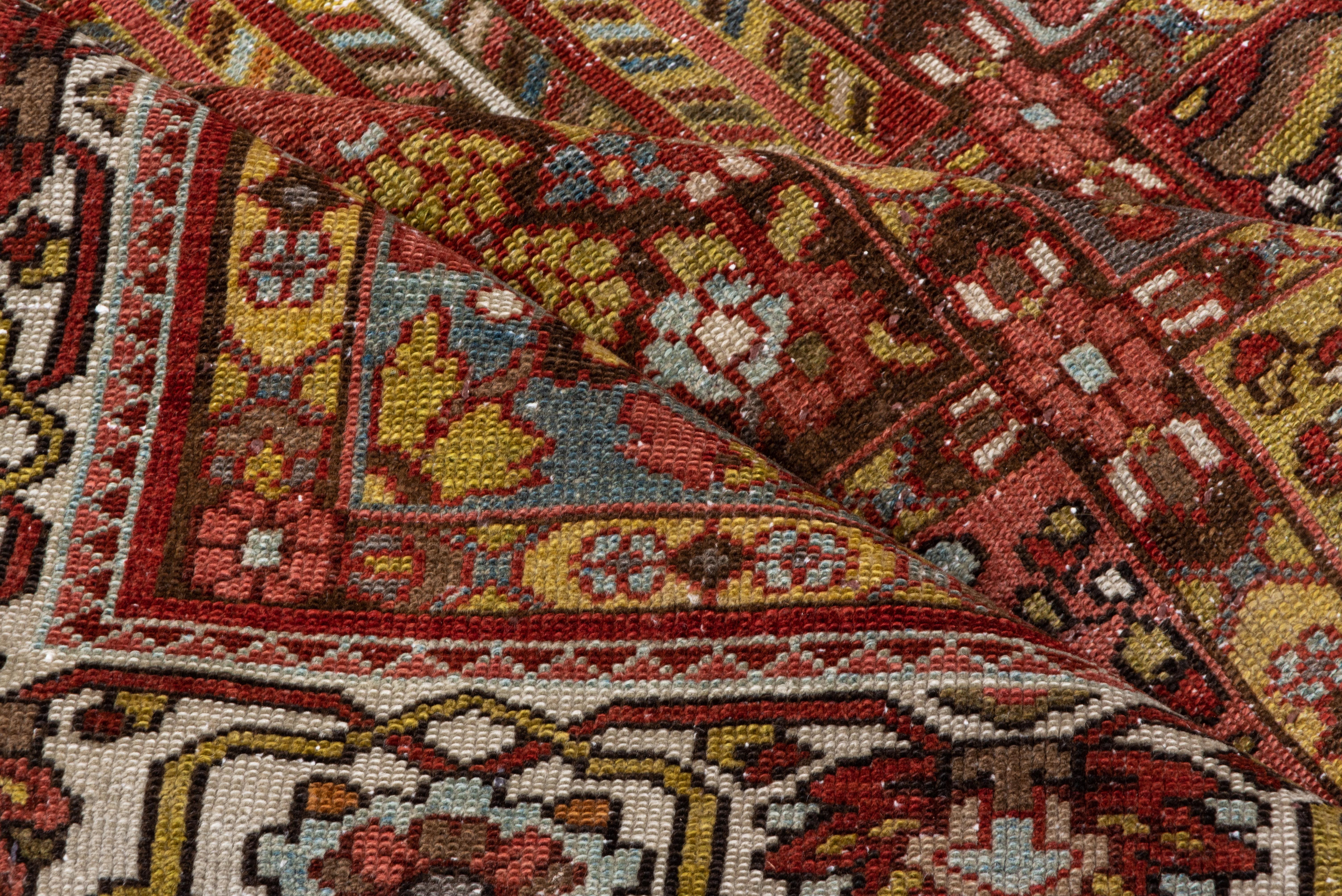 Attractive Persian Bakhtiari Carpet In Good Condition In New York, NY