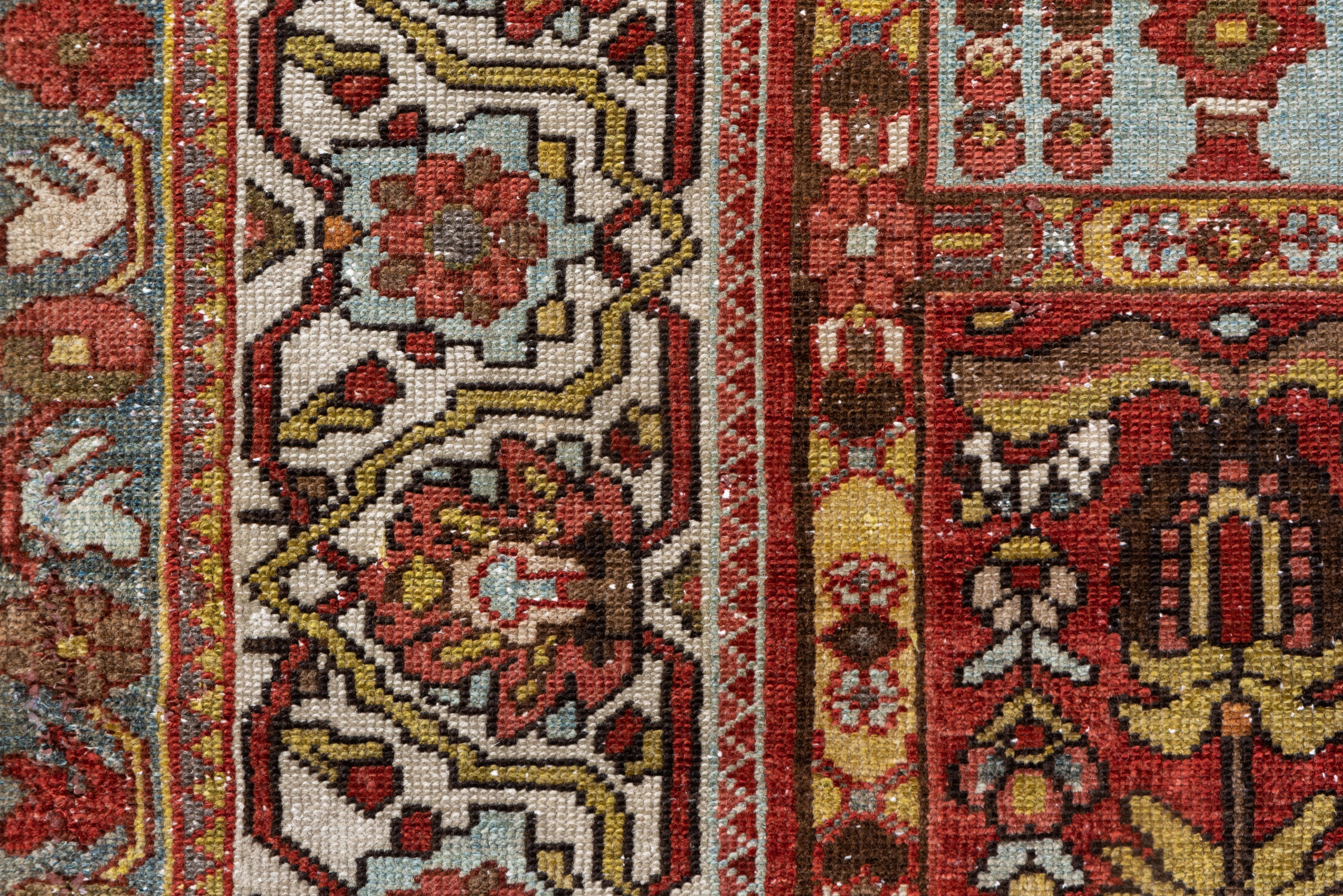 Early 20th Century Attractive Persian Bakhtiari Carpet