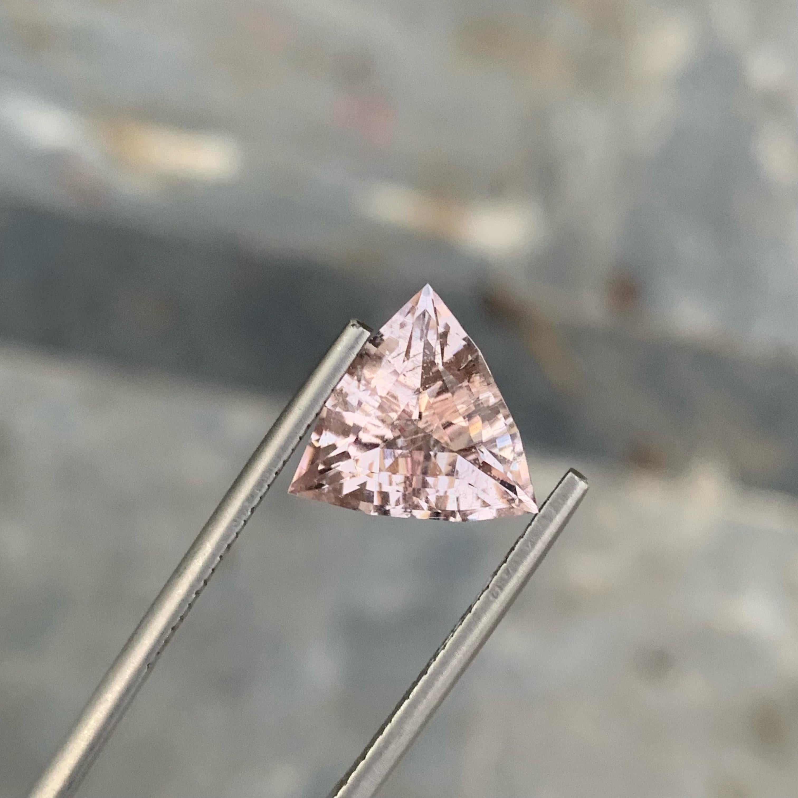 Trillion Cut Attractive Pink Morganite 4.30 carats Trilliant Cut Loose Afghani Gemstone For Sale