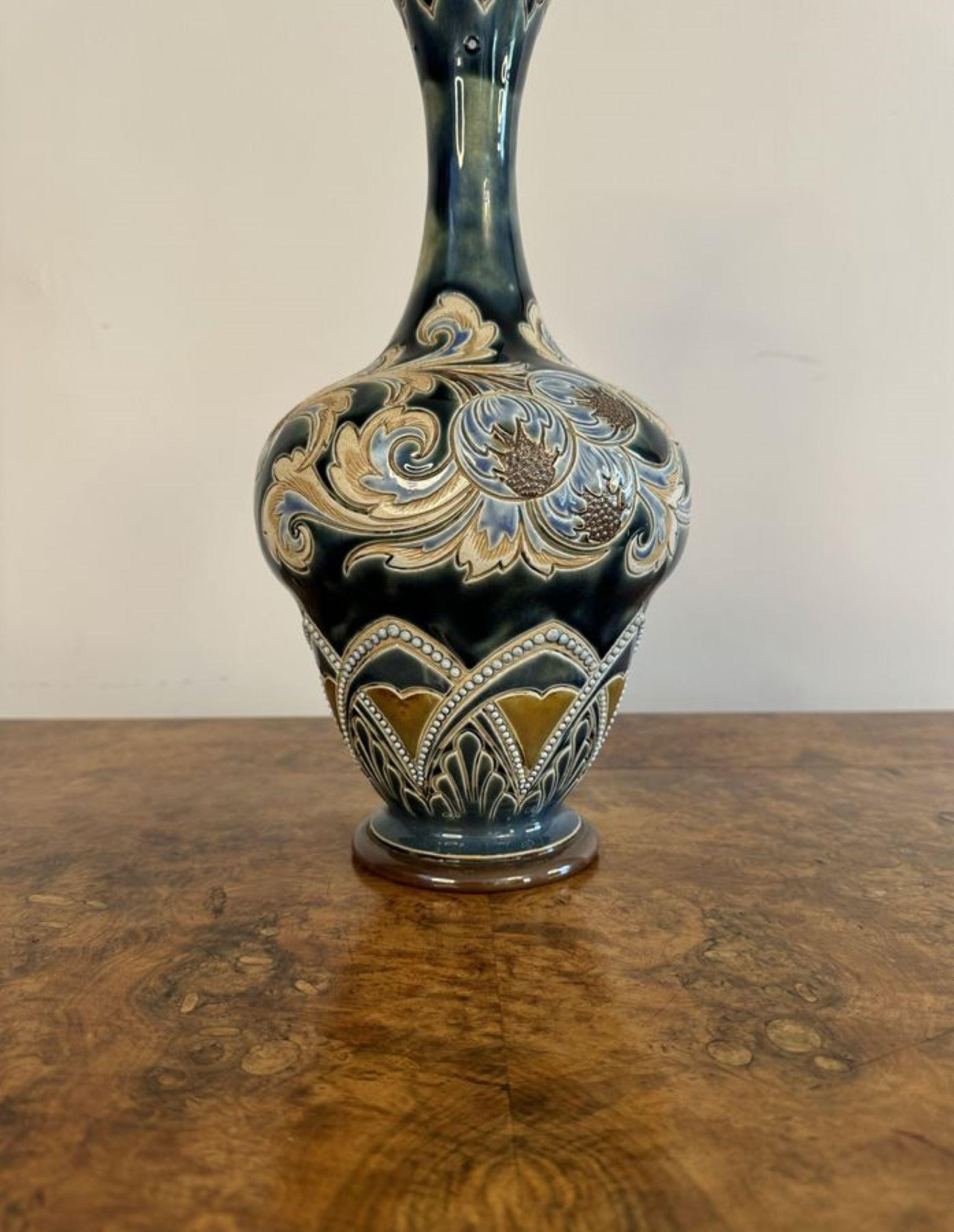 Attractive quality antique Doulton lambeth vase by Eliza Simmance For Sale 1