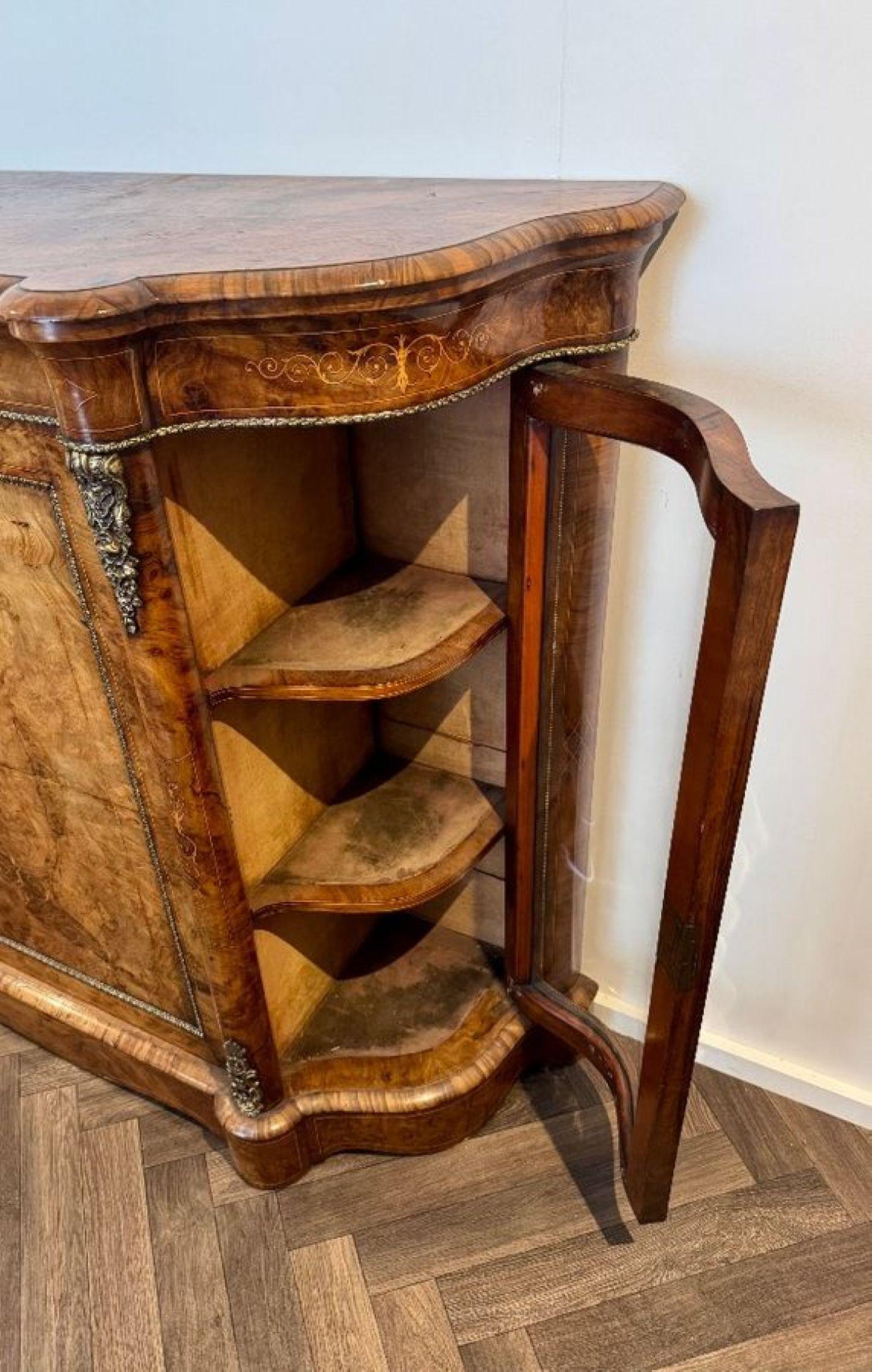 Attractive quality pair of antique Victorian burr walnut side cabinets For Sale 3