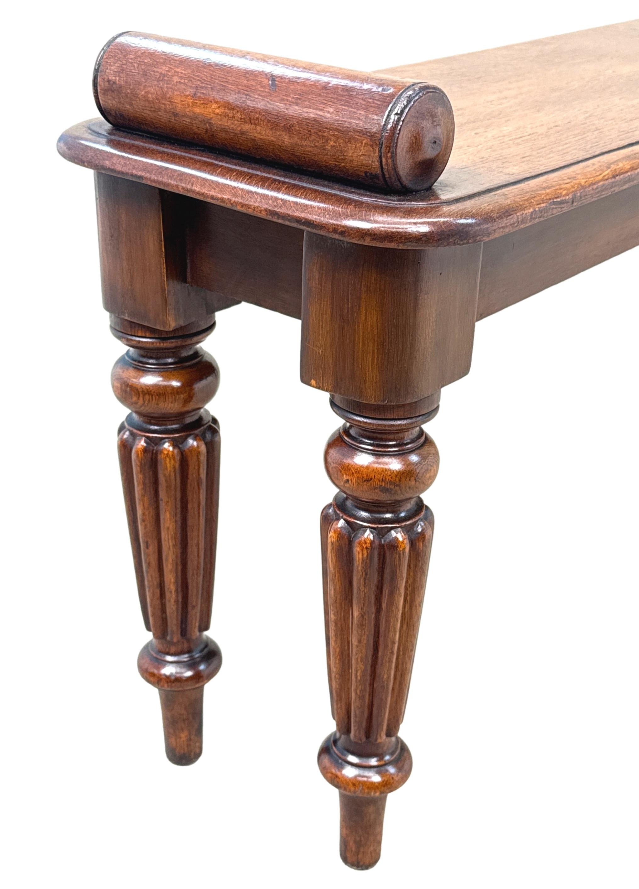 Attractive Regency Oak Window Seat Hall Bench In Good Condition For Sale In Bedfordshire, GB