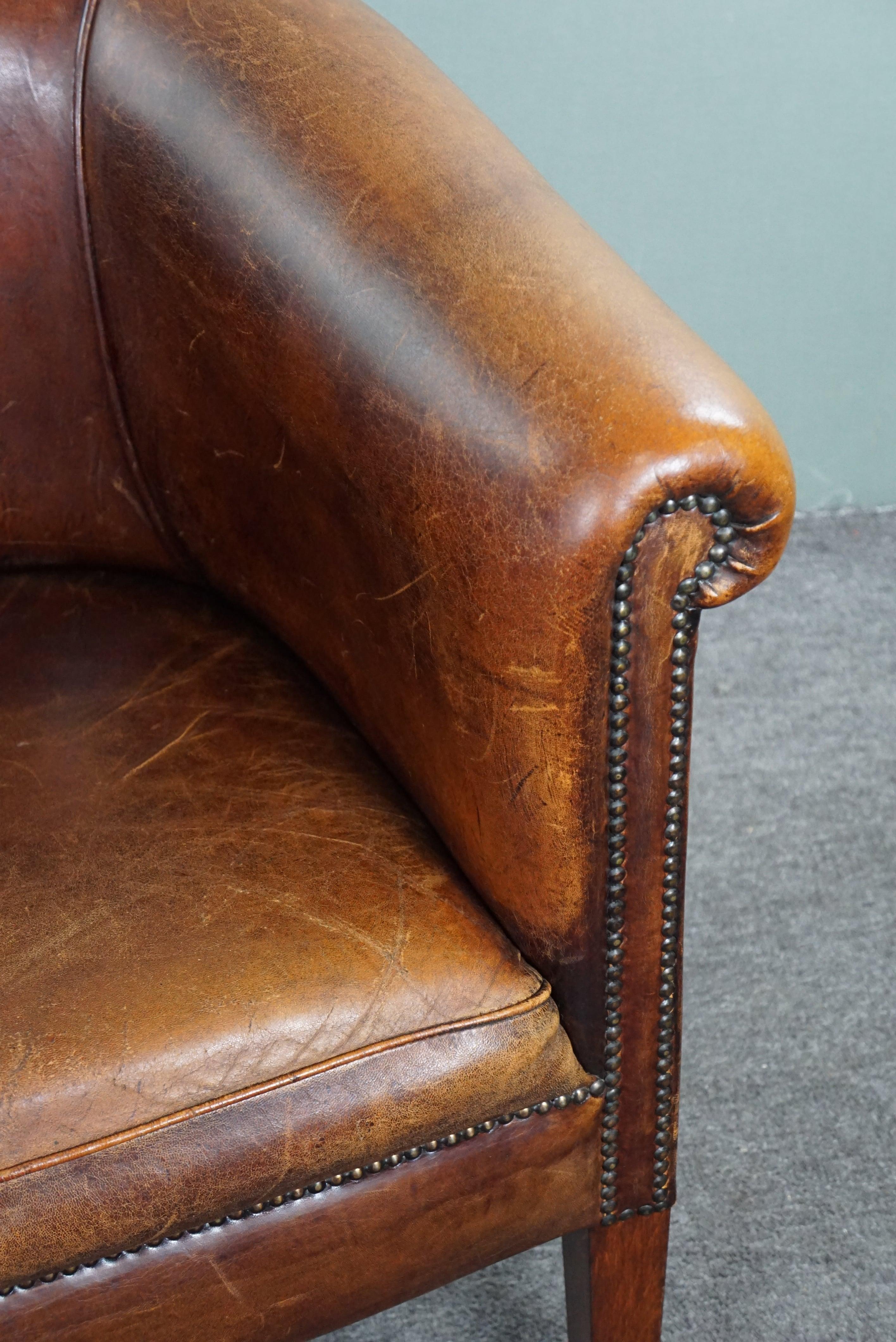 Attractive sheepskin leather club chair For Sale 2