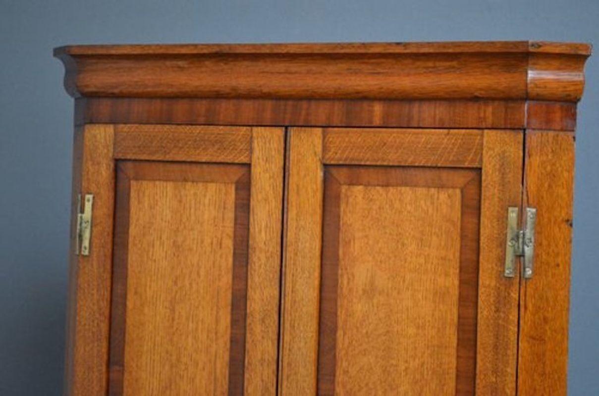 English Attractive Victorian Oak Corner Cupboard For Sale