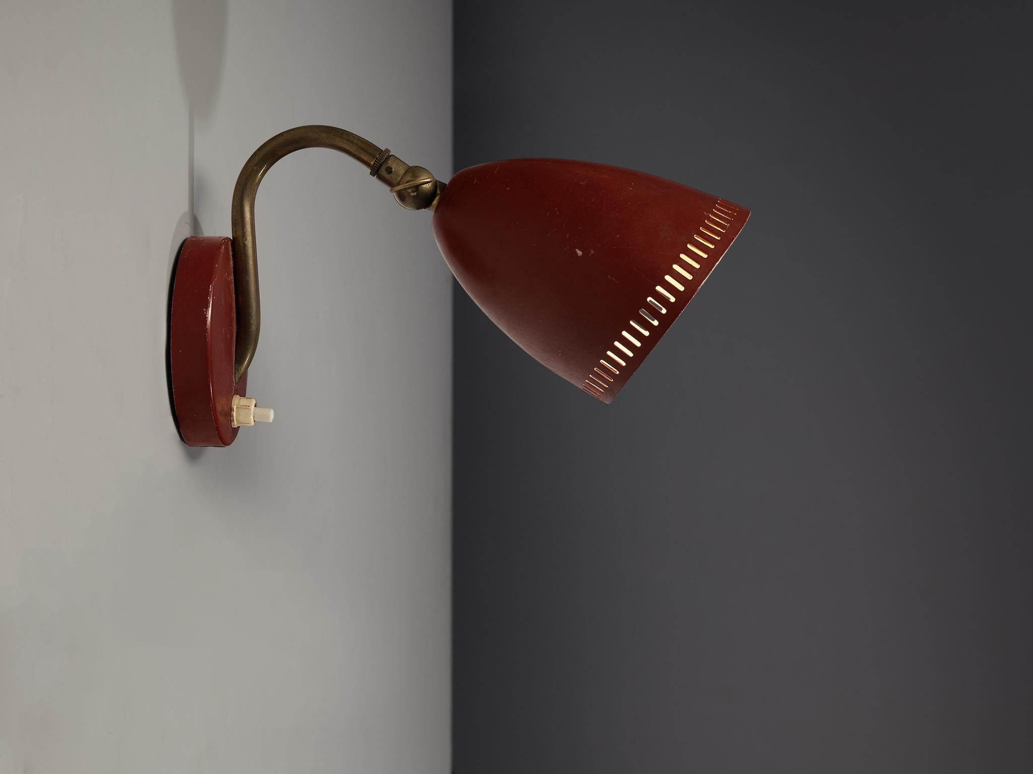 European Attractive Wall Light in Red Lacquered Metal and Brass For Sale