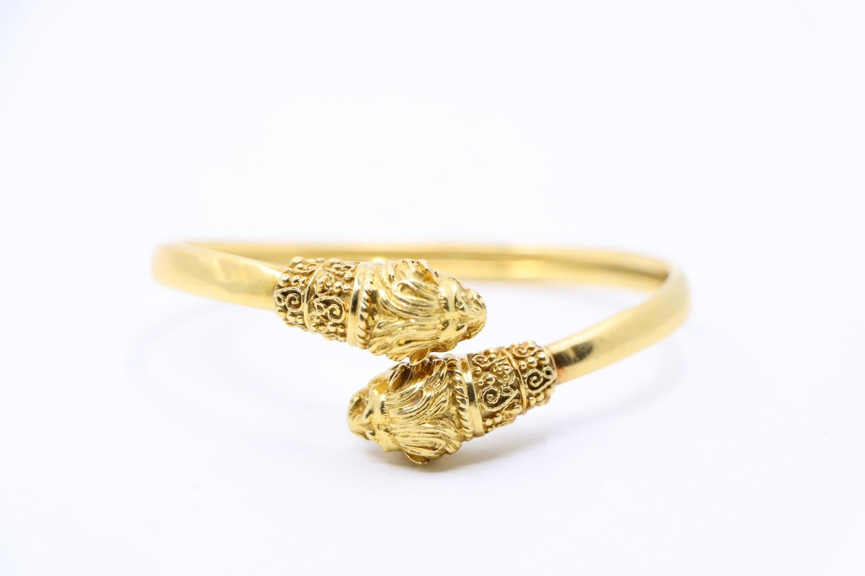 Attribué. Bracelet manchette Lion en or 18K Zolotas 6