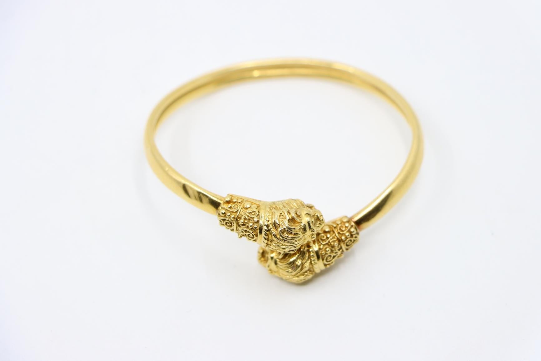 Attribué. Bracelet manchette Lion en or 18K Zolotas 7