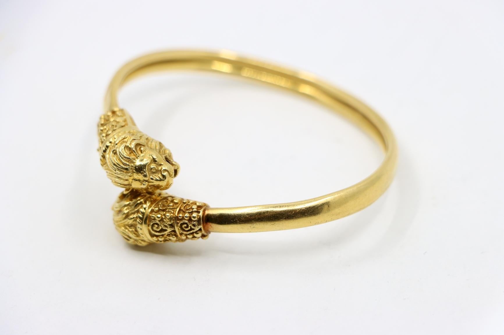  Attribué. Bracelet manchette Lion en or 18K Zolotas Unisexe 