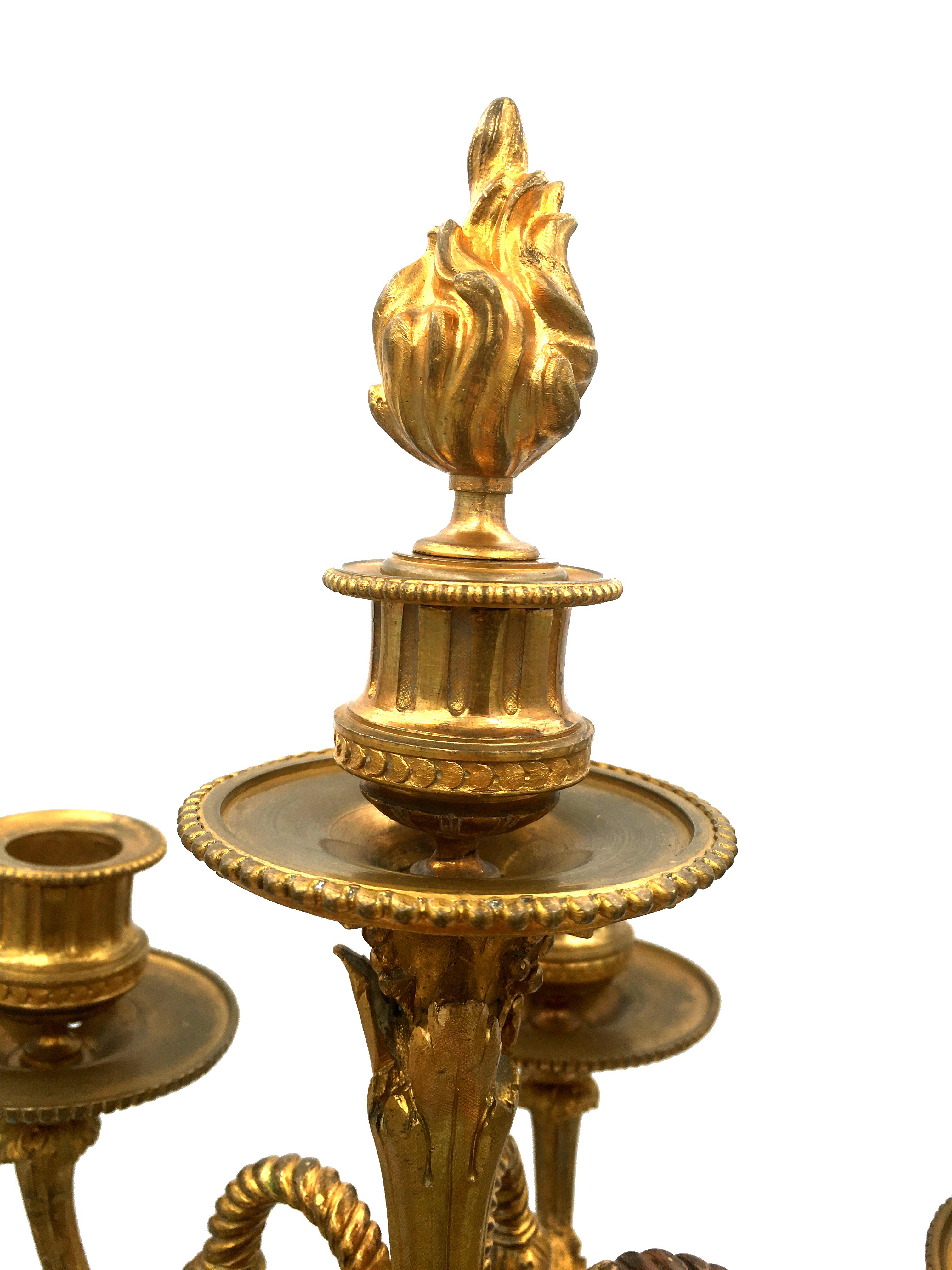 CLODION - Paire de candélabres en bronze doré et marbre rouge avec Putti - 19ème France en vente 4