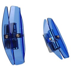 Attribuibile a Veca Coppia di lampade in cromo e vetro smussato blu Italia, anni '70