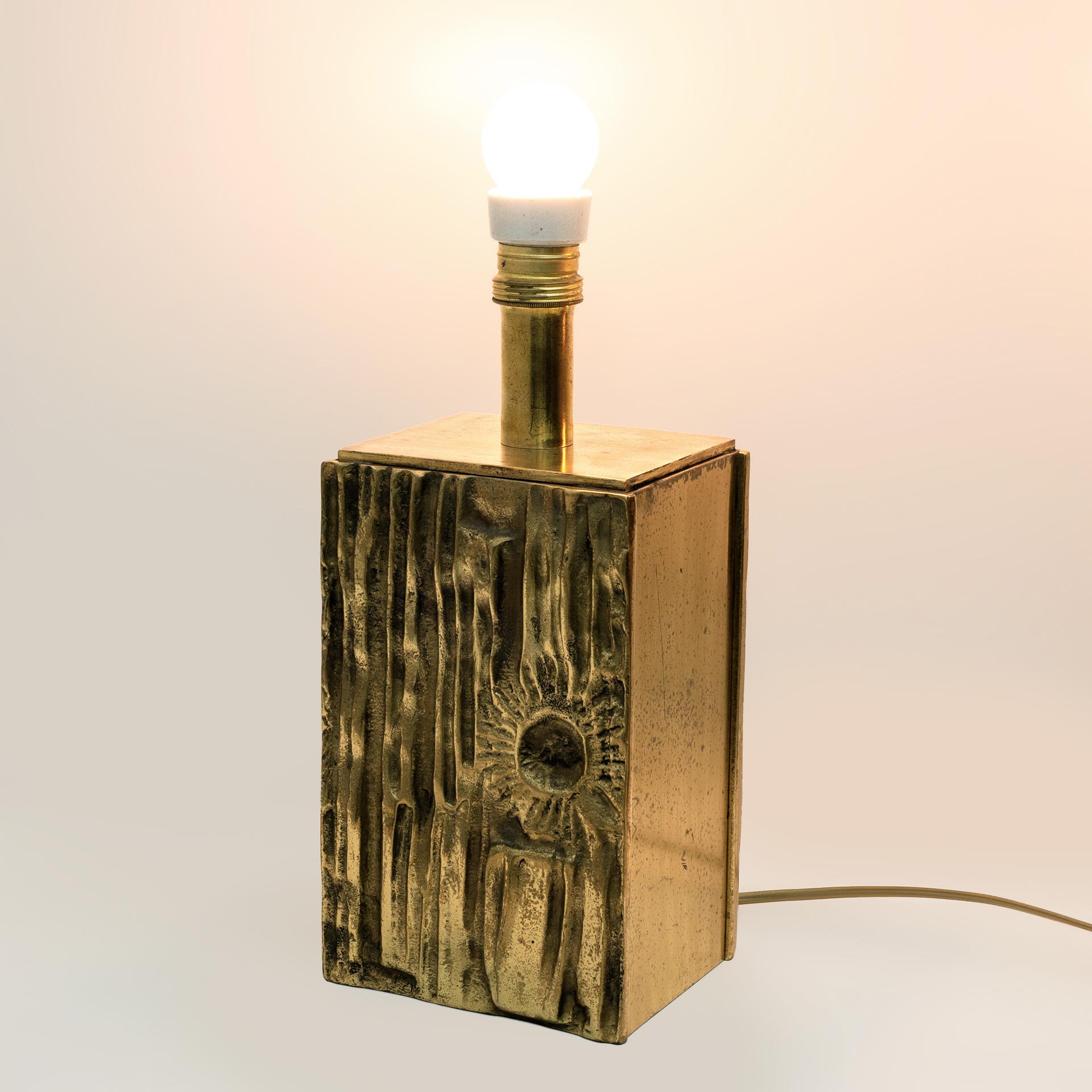 Paire de lampes de table en laiton d'Esperia, attribuées à Angelo Brotto, Modernes au milieu du siècle dernier en vente 6