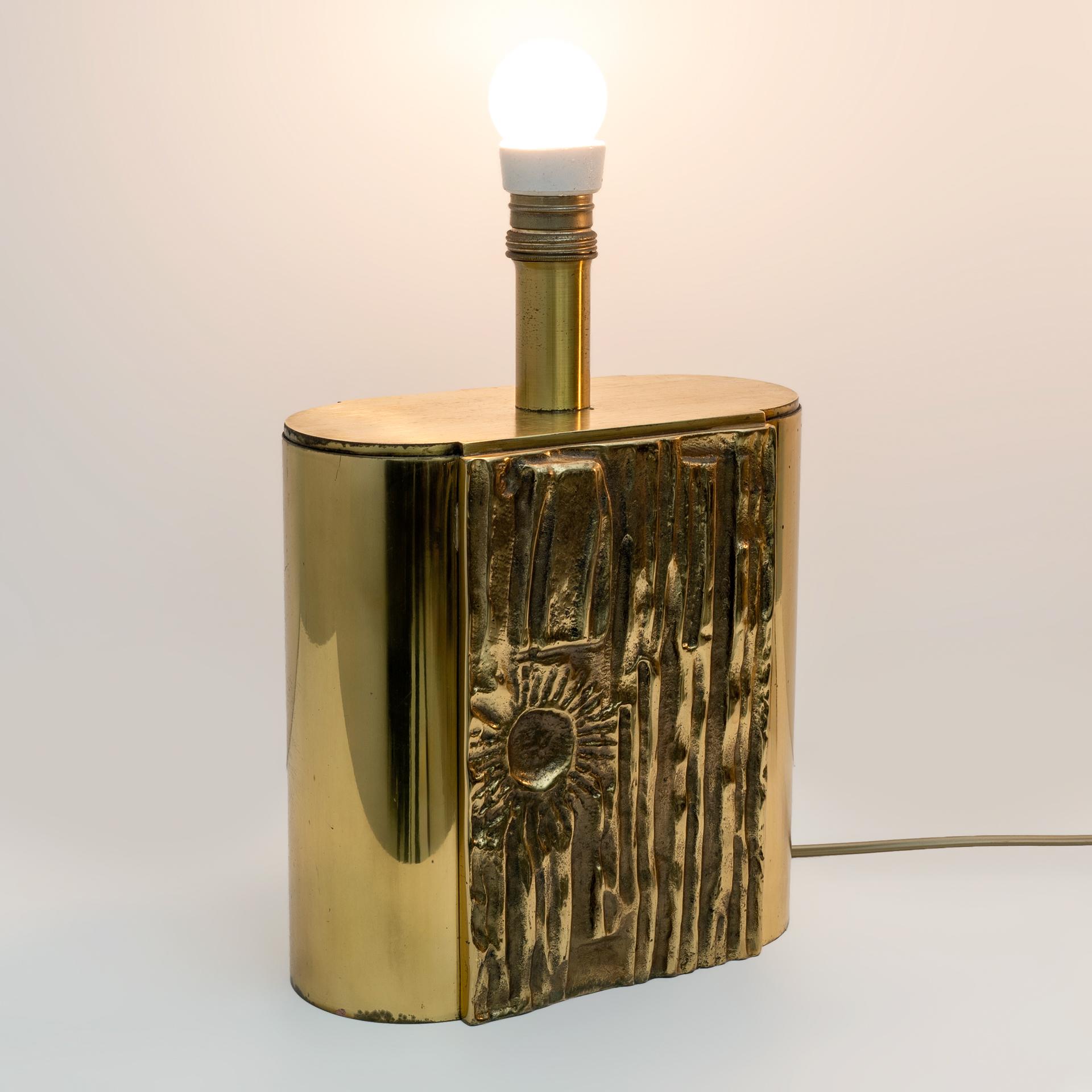 Paire de lampes de table en laiton d'Esperia, attribuées à Angelo Brotto, Modernes au milieu du siècle dernier en vente 8