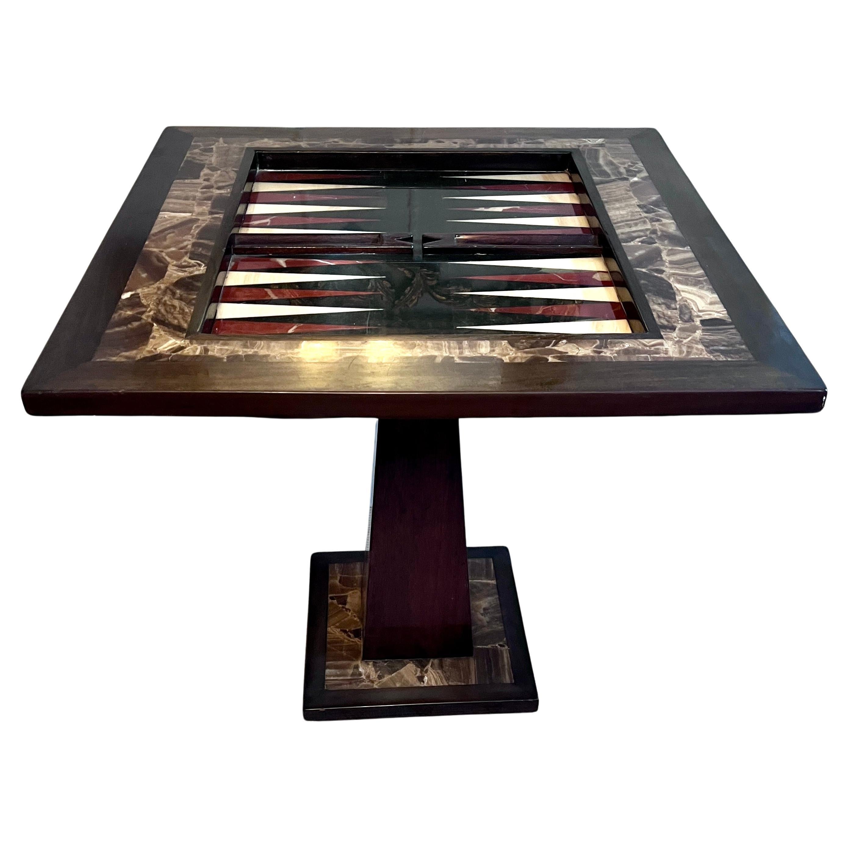 Table de jeu attribuée à Arturo Pani en noyer onyx avec échecs, dames et backgammon