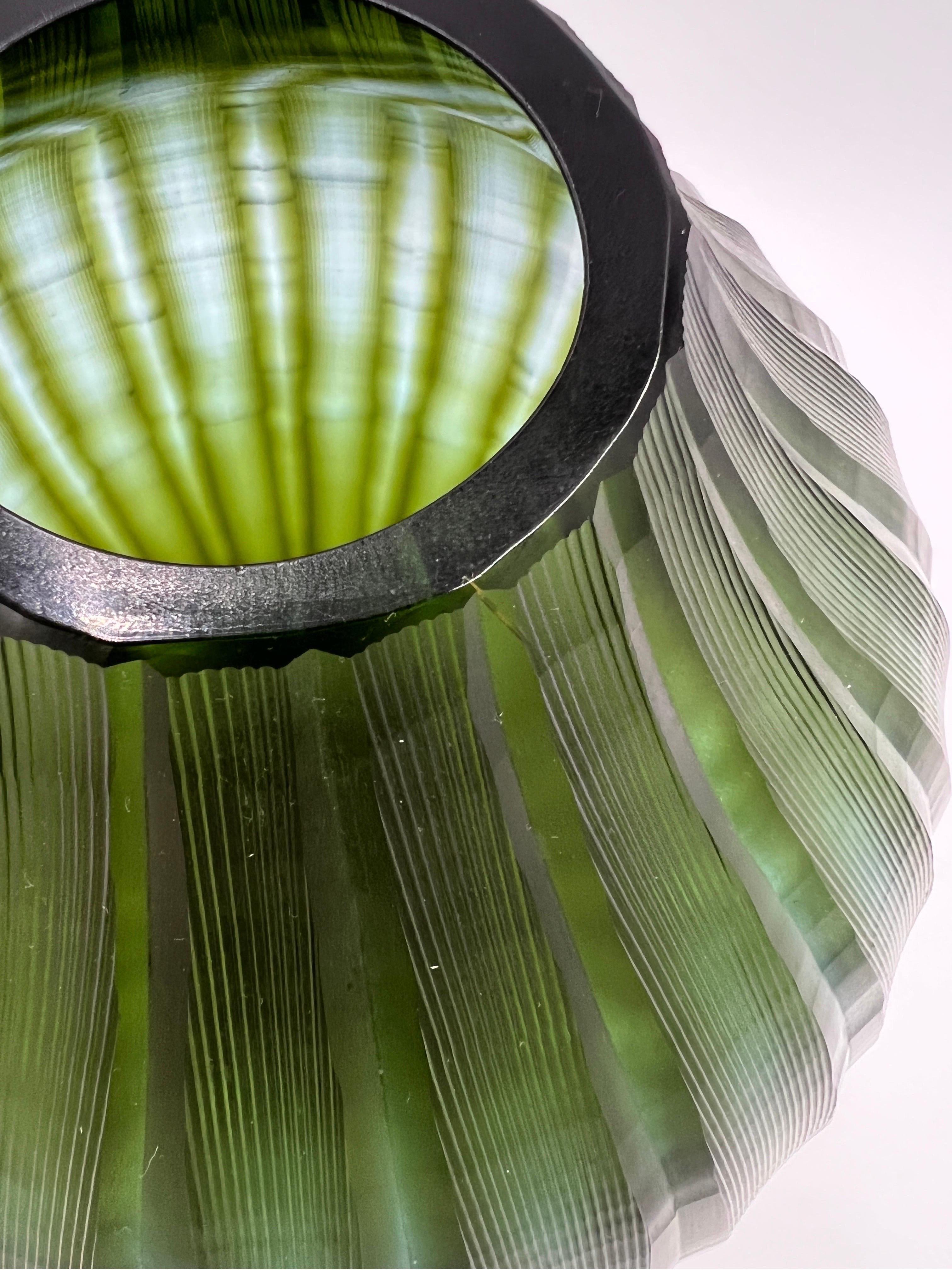 Attributed Carlo Scarpa for Venini Murano Sculpted Art Glass Vase For Sale 6