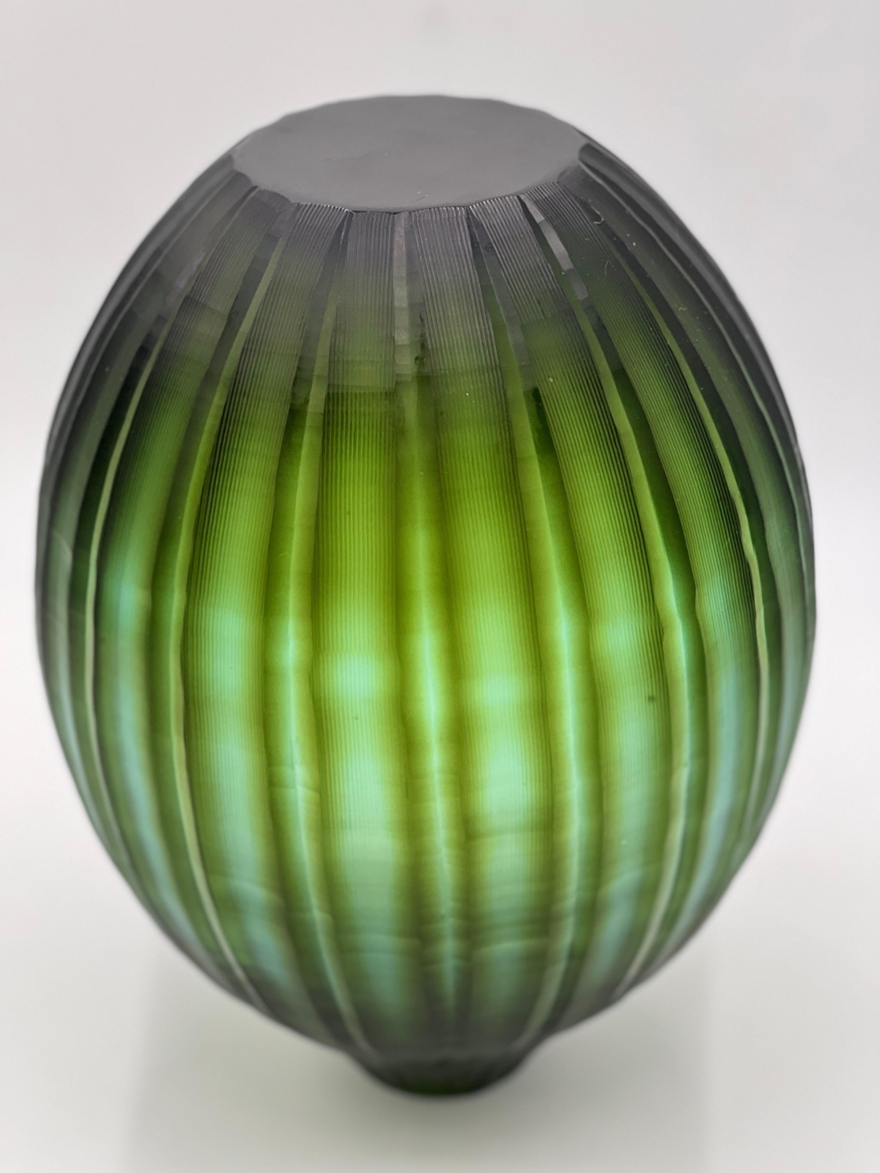 Attributed Carlo Scarpa for Venini Murano Sculpted Art Glass Vase For Sale 3
