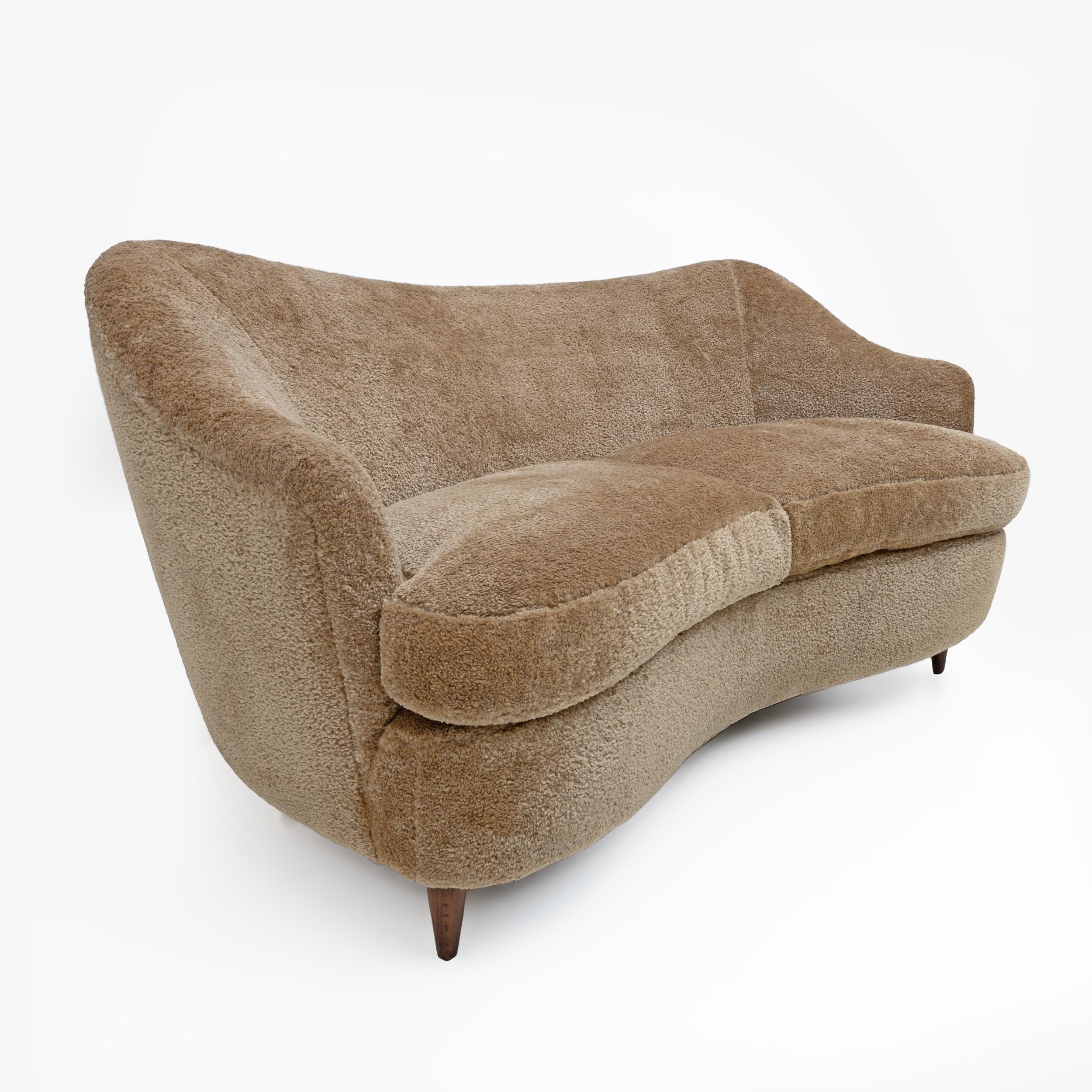 Attributed Gio Ponti Mid-century Modern Italian Sofa for Casa E Giardino, 1930s In Good Condition For Sale In Puglia, Puglia