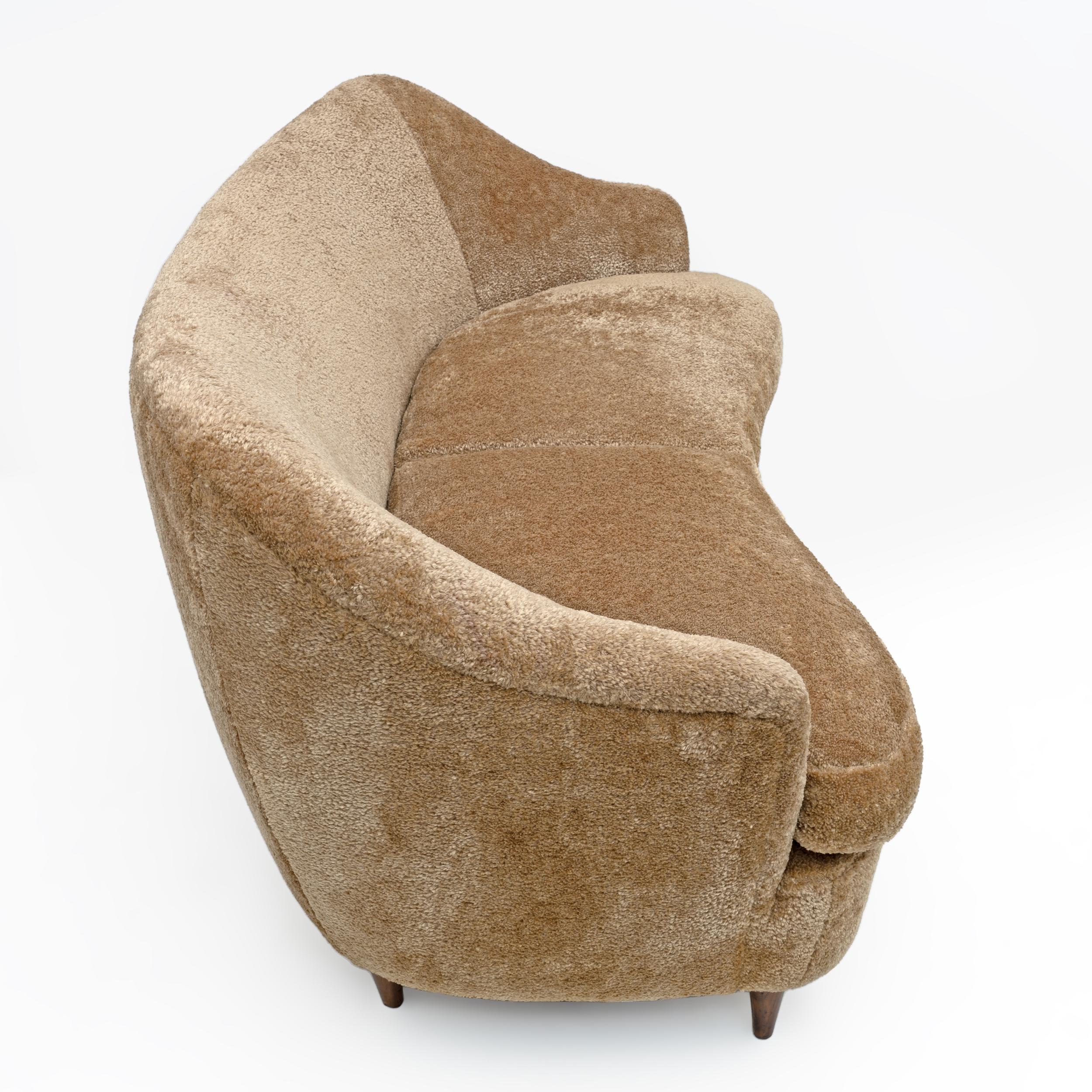 Bouclé Attributed Gio Ponti Mid-century Modern Italian Sofa for Casa E Giardino, 1930s For Sale