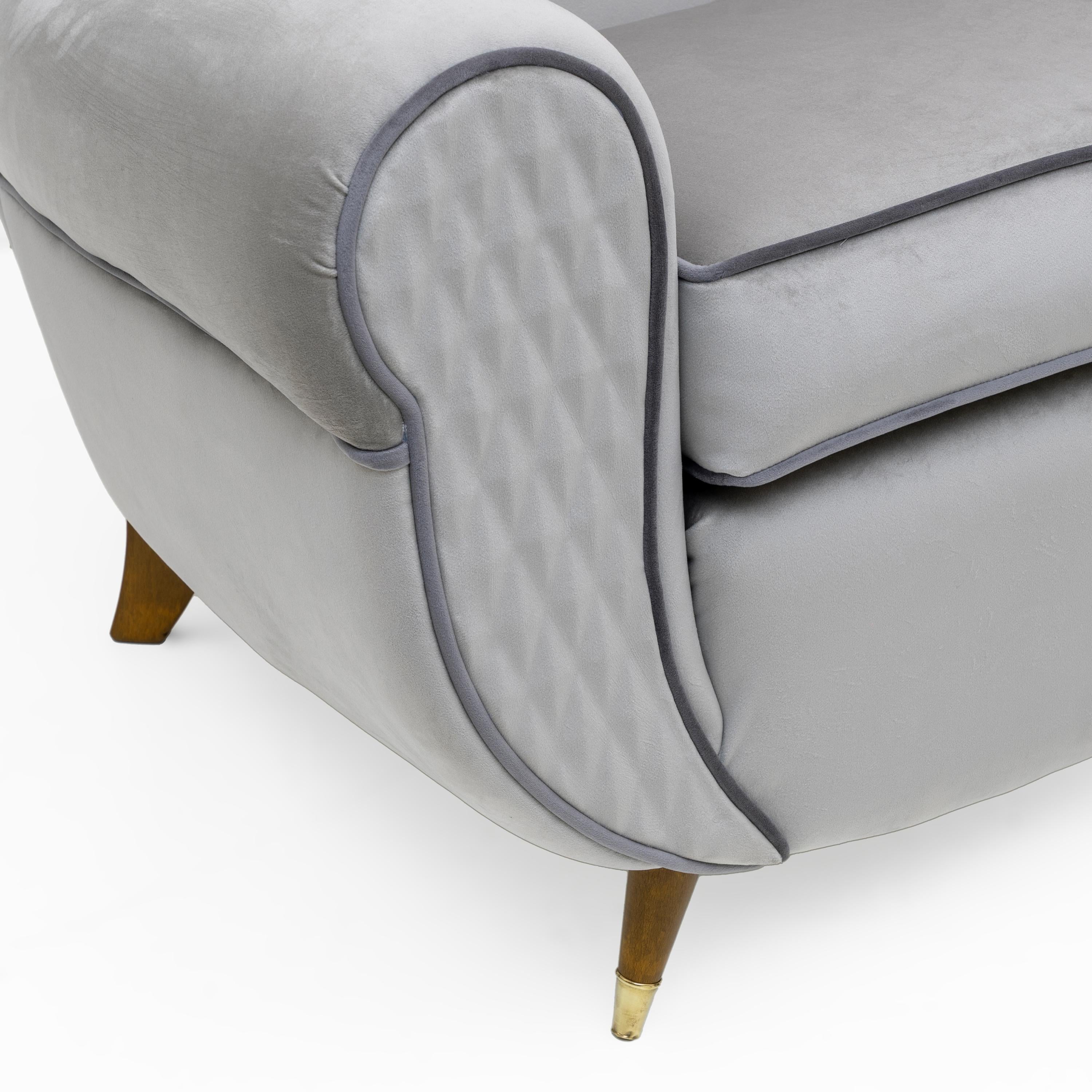 Guglielmo Ulrich zugeschriebenes italienisches Art-Deco-Samtsofa, 1940er Jahre im Angebot 4