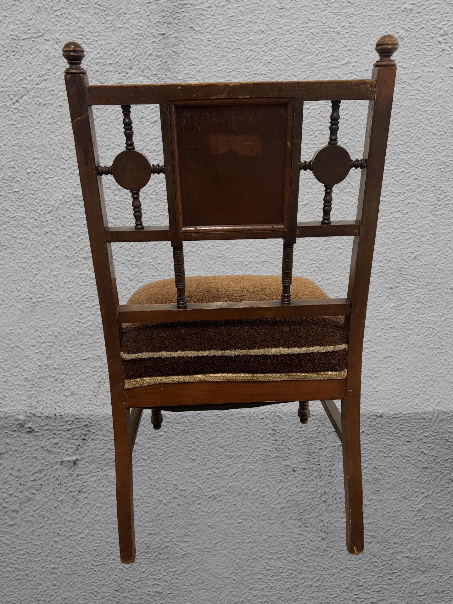 Chaise à pantoufles sculptée, attribuée à Herter Brothers, Antiquité Aesthetic Movement   Bon état - En vente à Atlanta, GA