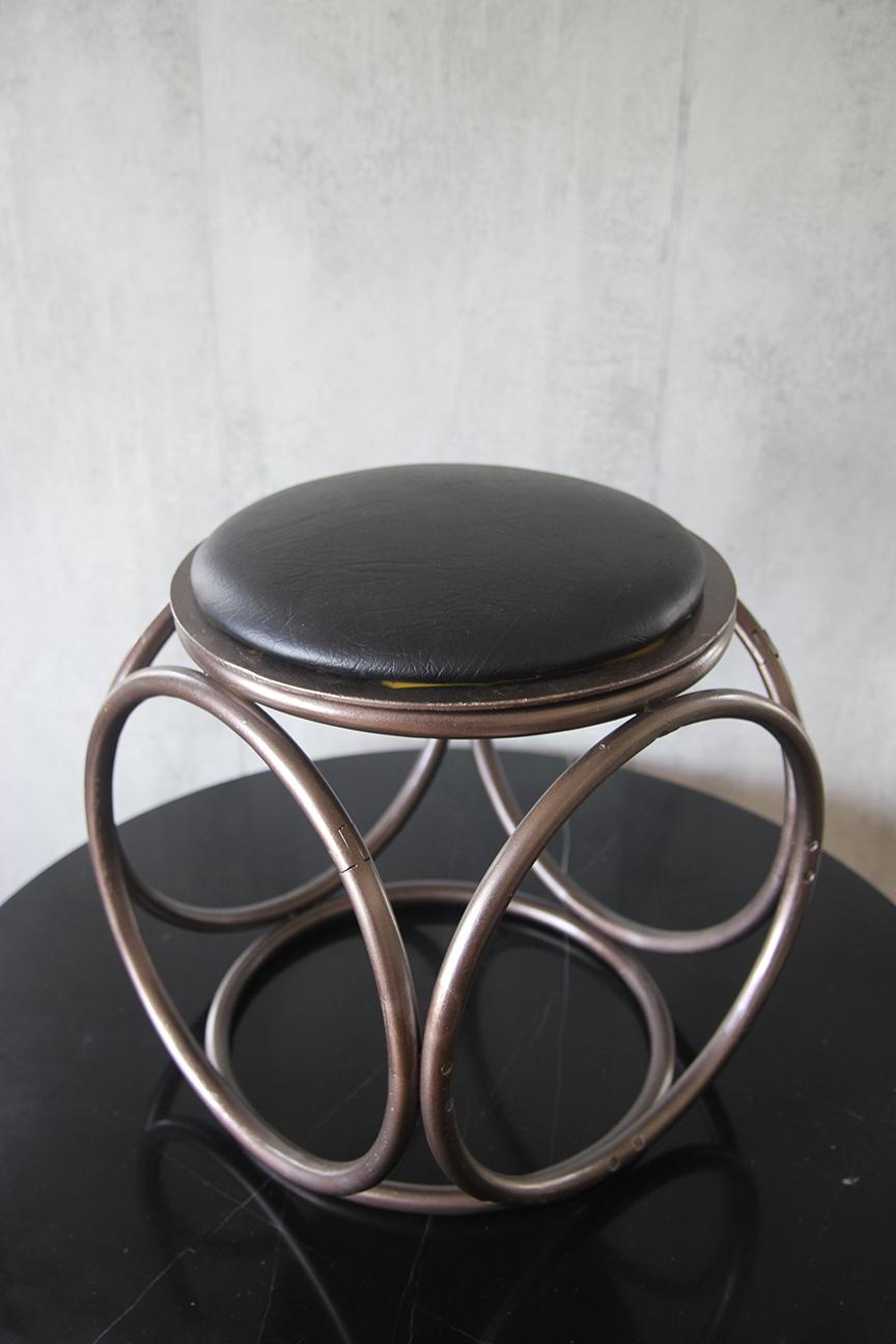 Attributed Michael Thonet Mid-century bentwood stool In Good Condition For Sale In Los Angeles, CA
