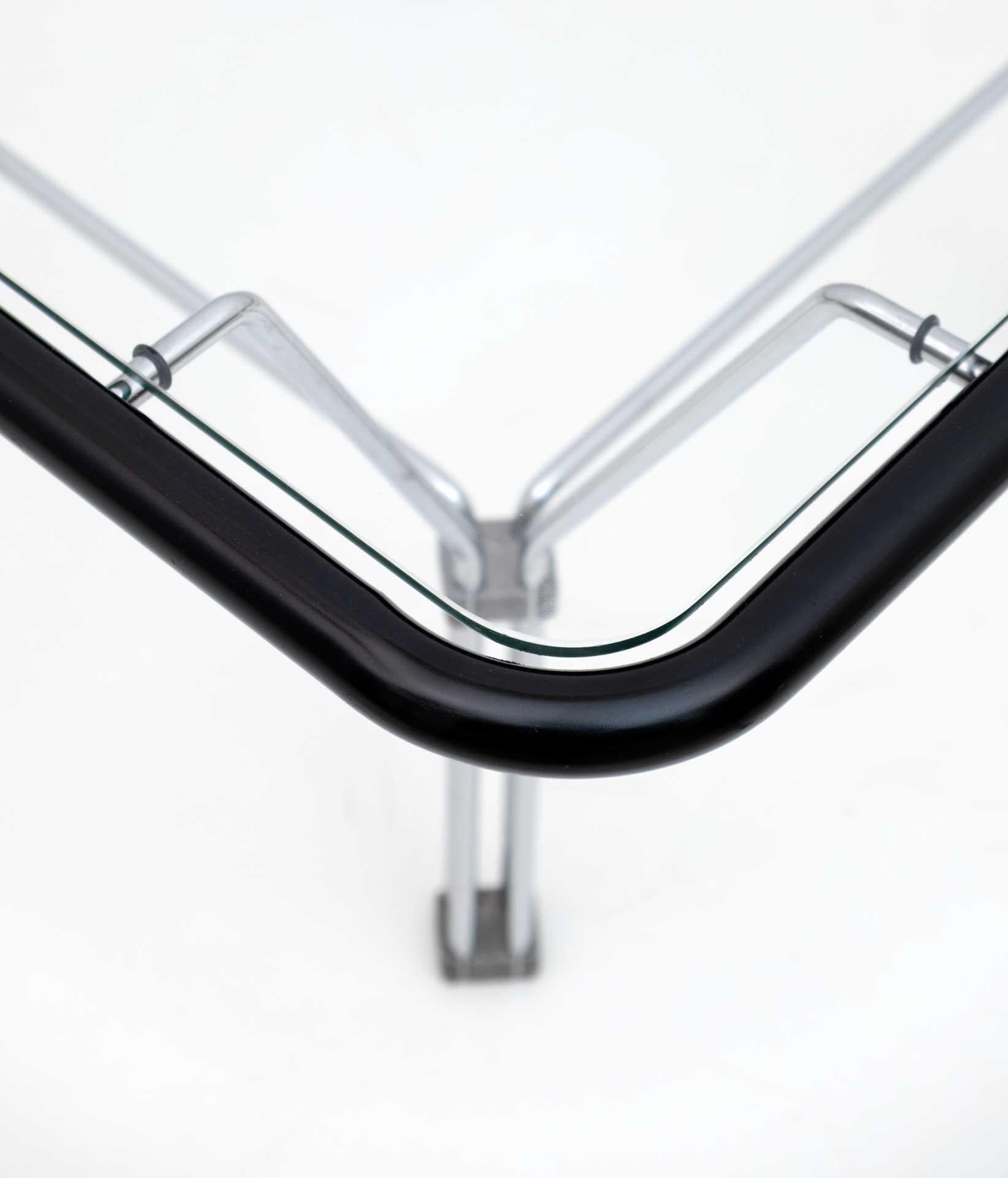 Table basse post-moderne en cristal et acier attribuée à Niels Bendtsen, 1970 en vente 2
