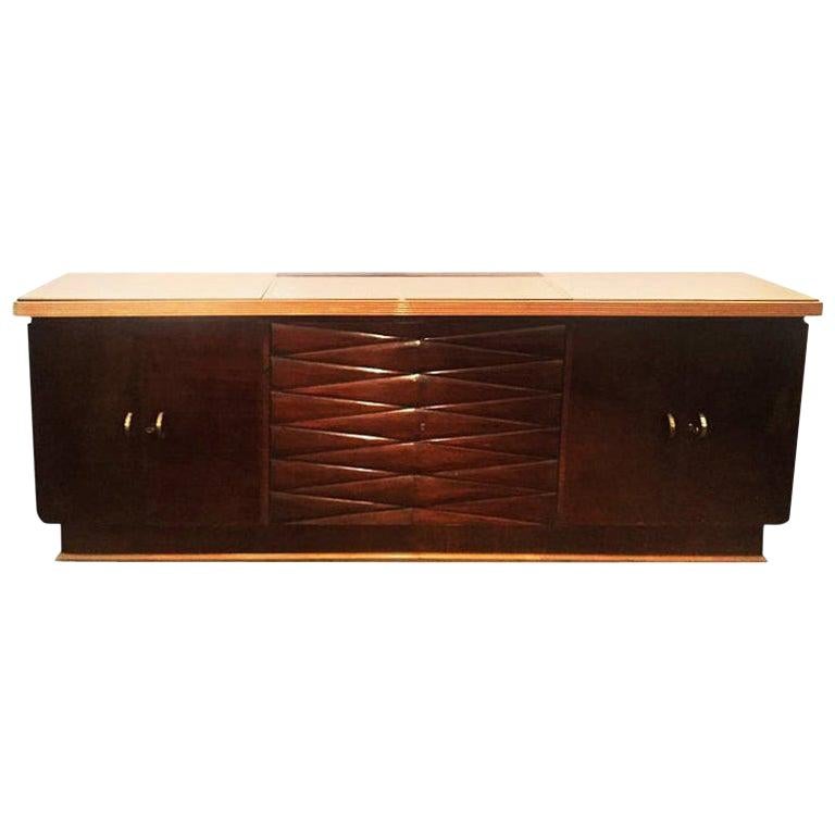 Osvaldo Borsani zugeschriebenes Sideboard-Schrank, Holz, rosa Glas Fontana Arte, 1930 im Angebot