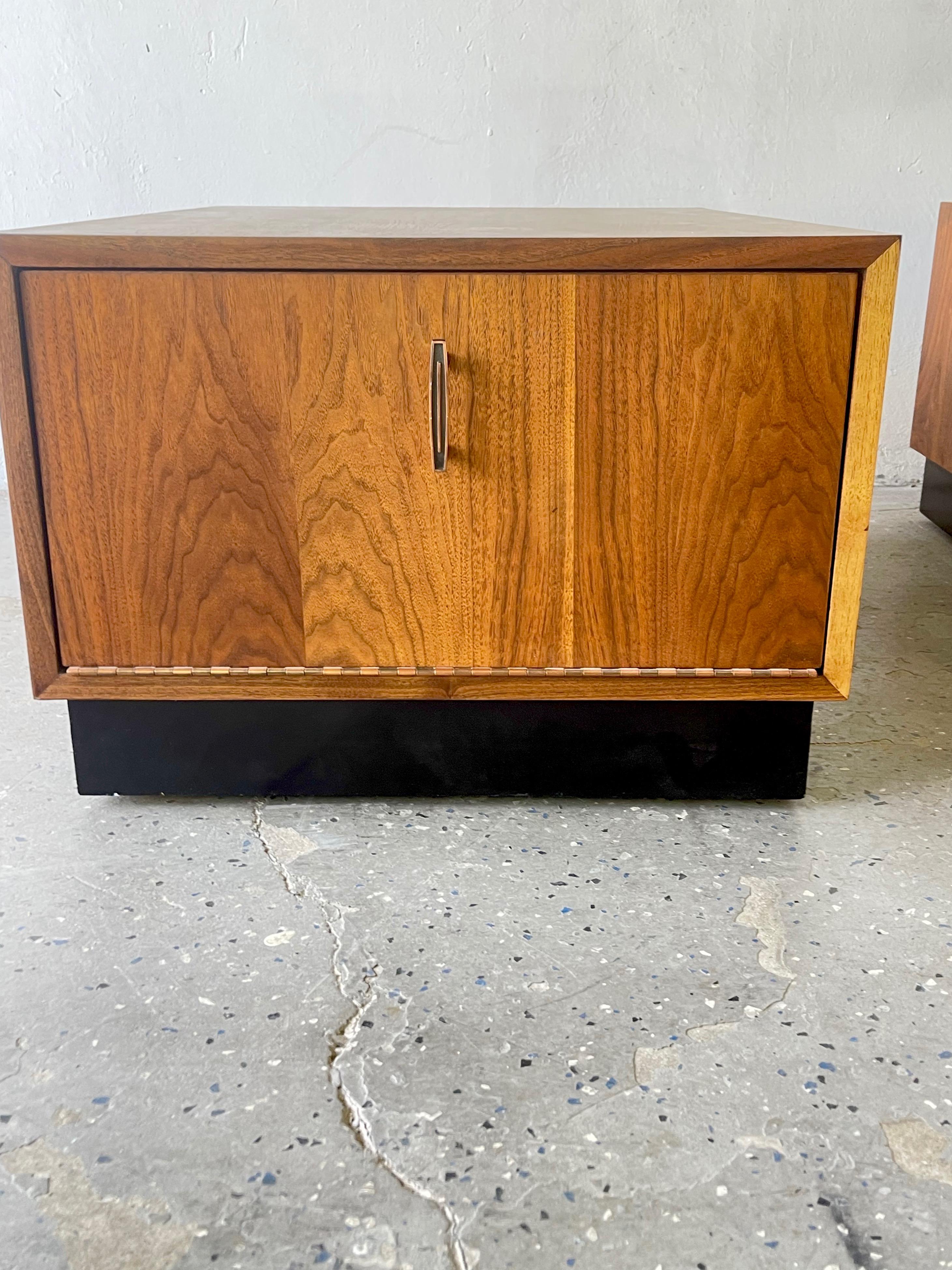 Attributed Pearsall Mid Century Walnut Side Cubed/ Rectangular Tables Cabinets In Fair Condition For Sale In Las Vegas, NV