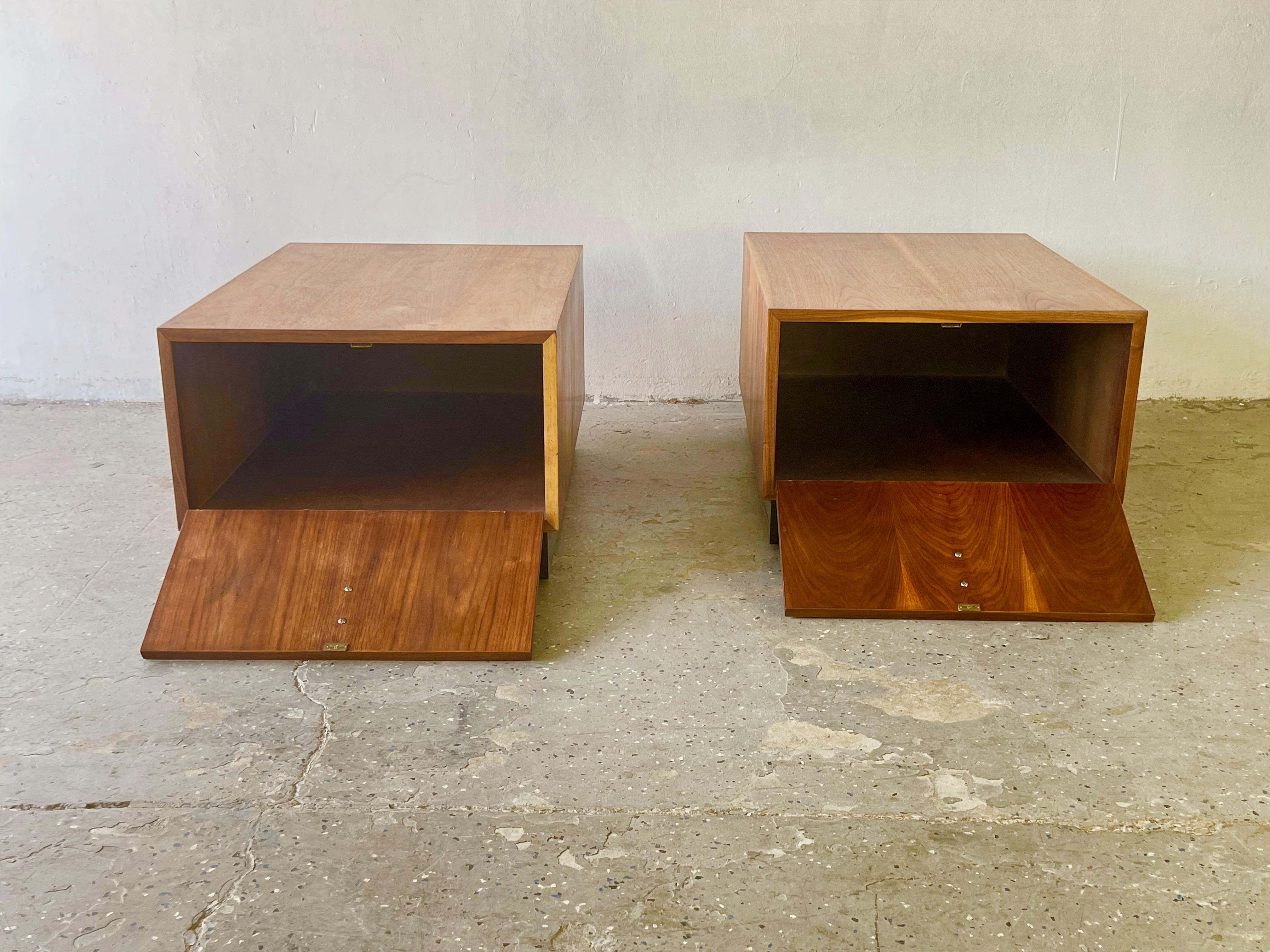 Late 20th Century Attributed Pearsall Mid Century Walnut Side Cubed/ Rectangular Tables Cabinets For Sale