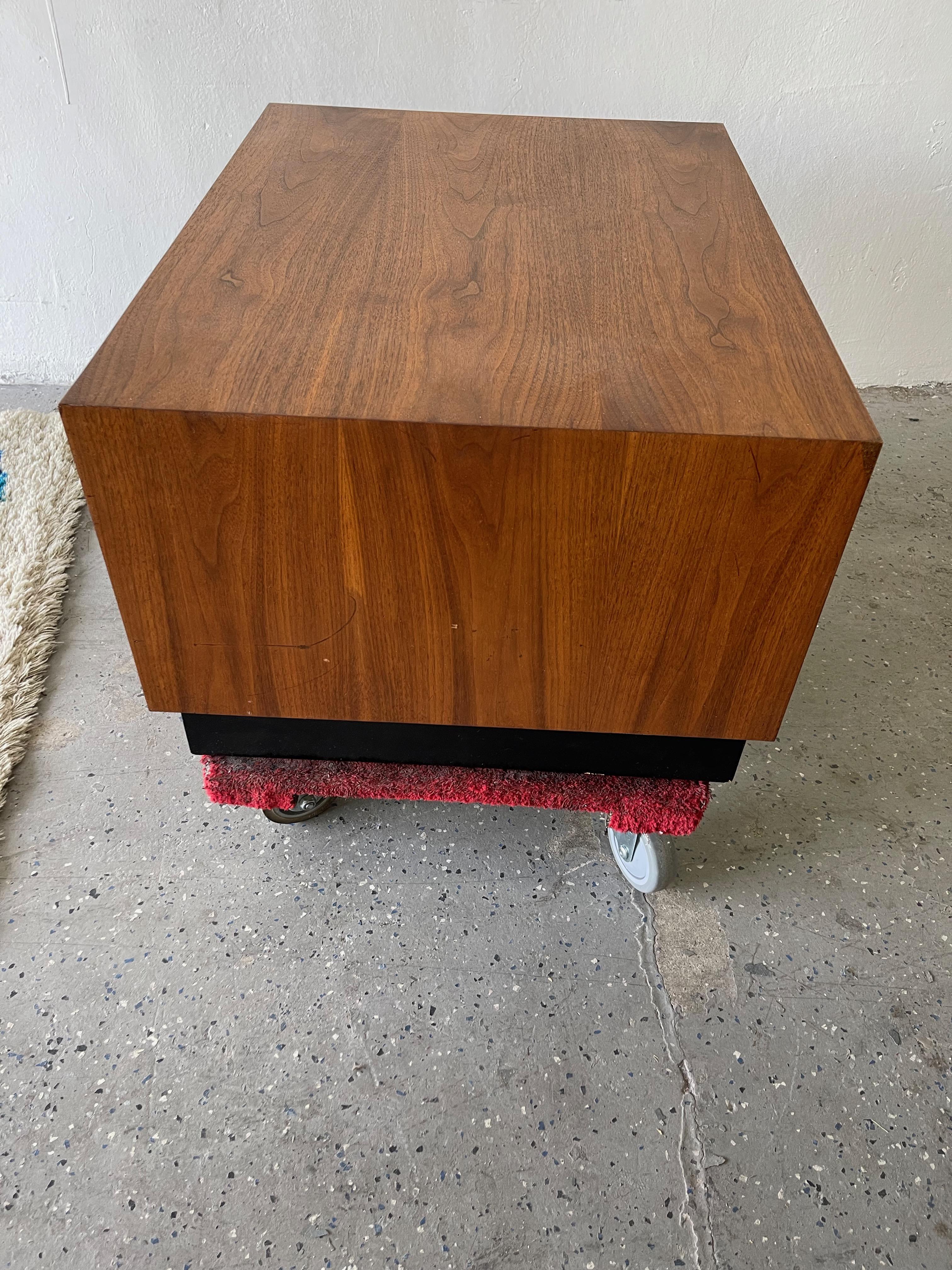 Attributed Pearsall Mid Century Walnut Side Cubed/ Rectangular Tables Cabinets For Sale 3